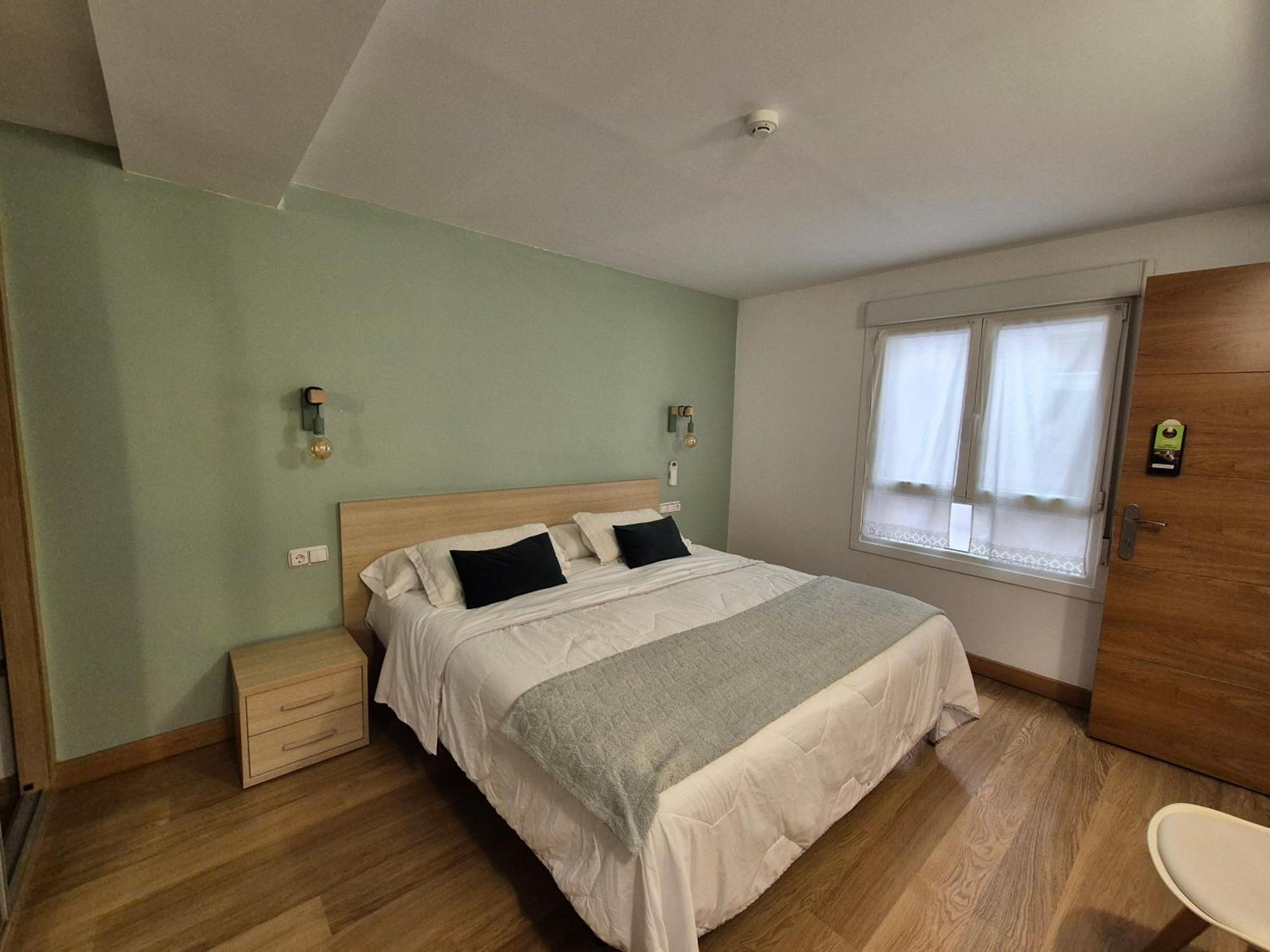 Double or Twin Room Private External Bathroom
