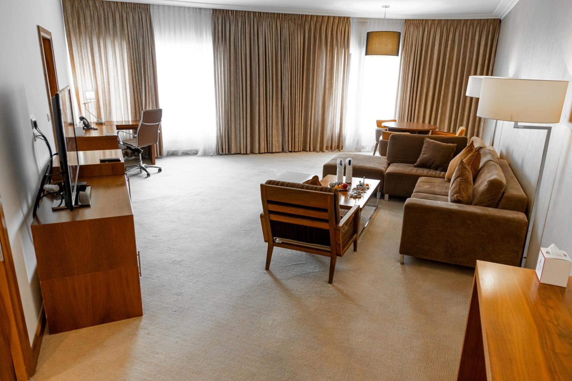 Diplomatic Suite