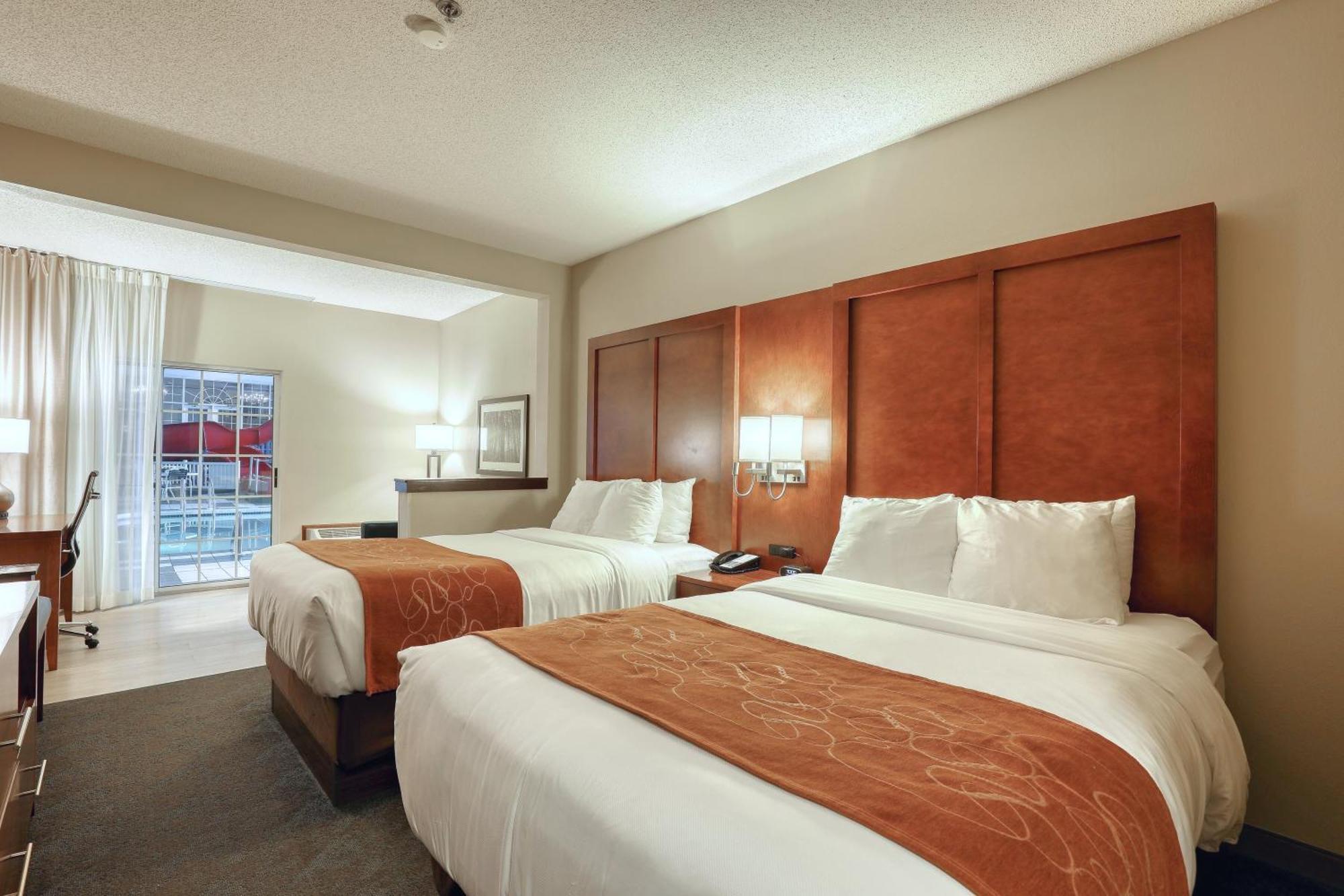 Standard Double Suite with Two Double Beds with Pool View - Non - Smoking