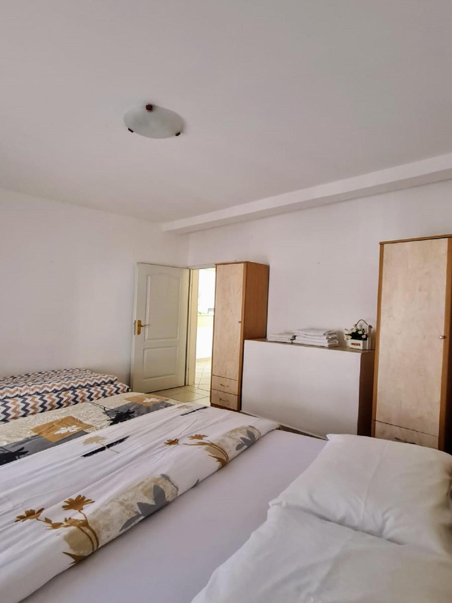 One Bedroom Apartment