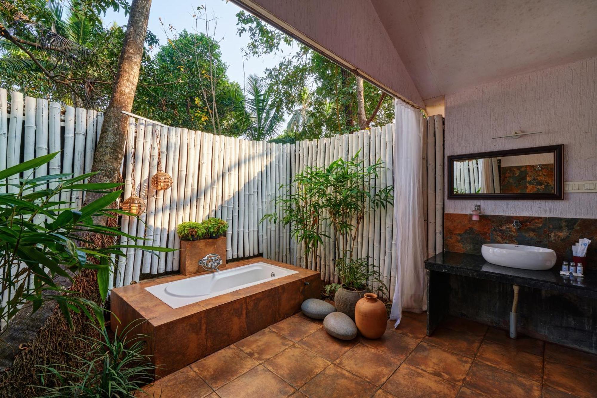 Blu Fern - Cottage with Bathtub (Welcome Drink on Arrival) - 15% Discount on Food & Soft Beverages