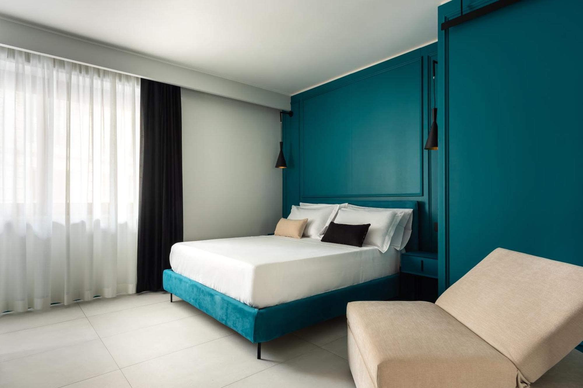 Habitación con cama grande