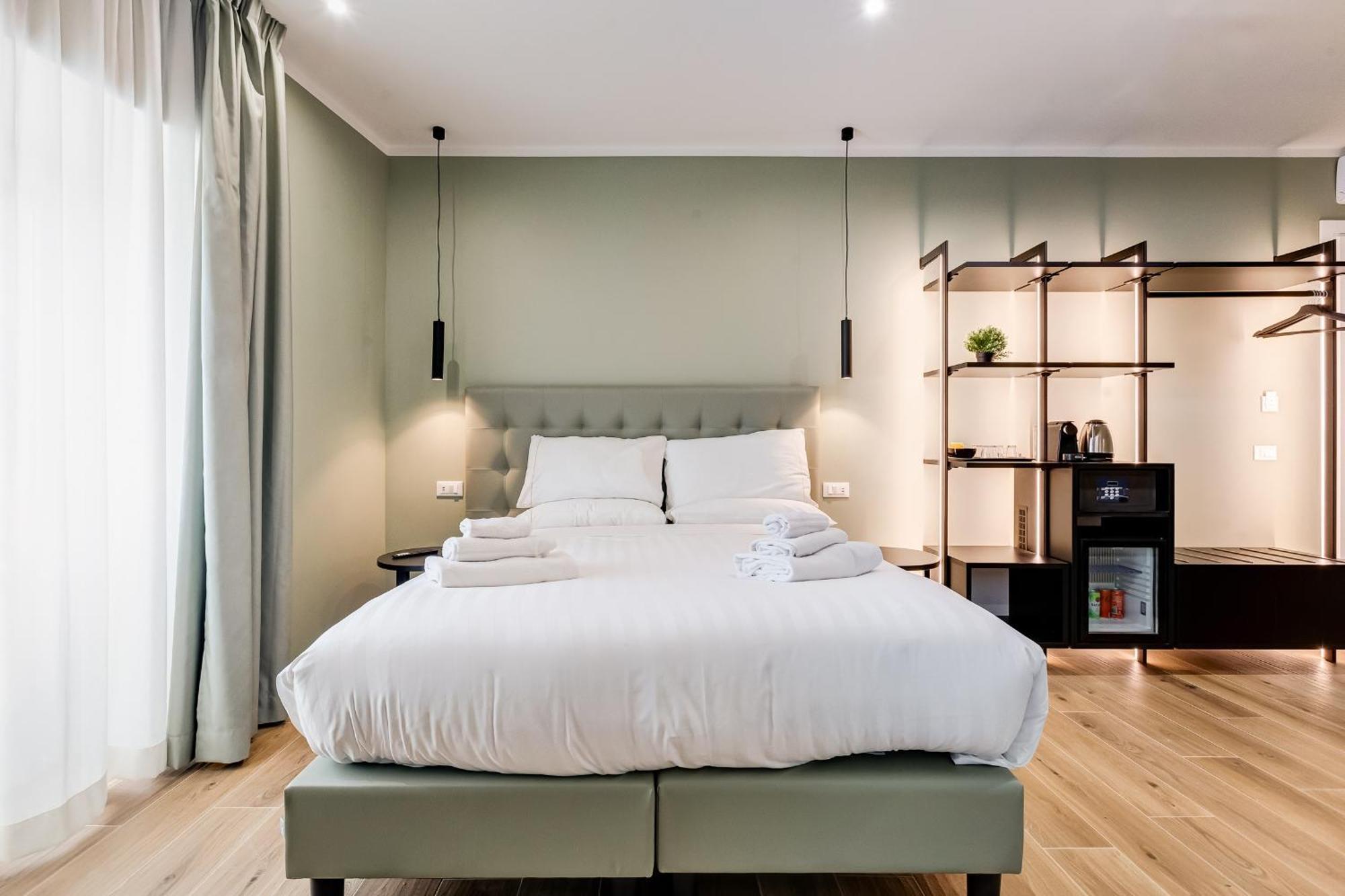 Deluxe Triple Room,1583630338:JPEG
