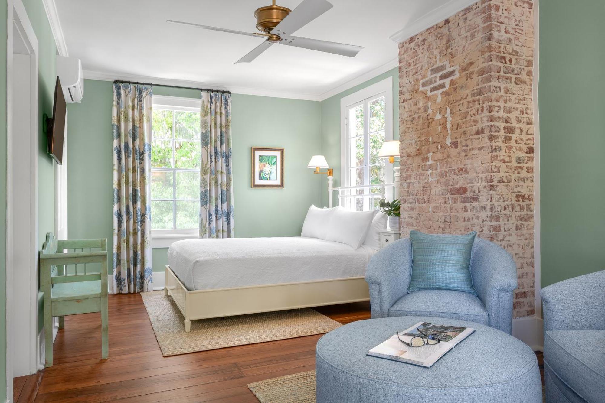 Queen Room with Balcony