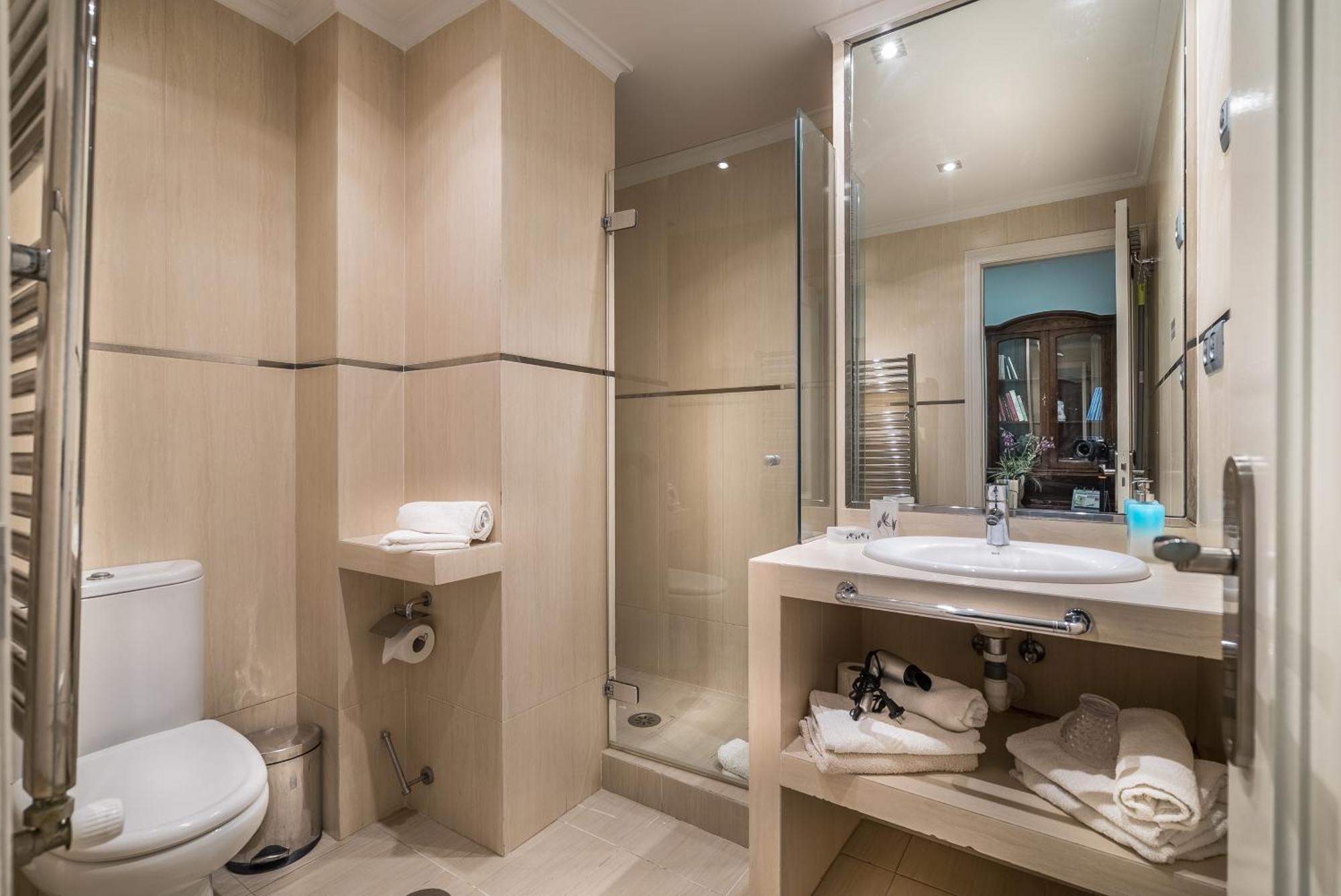 Two-Bedroom Apartment (4 Adults + 1 Child)