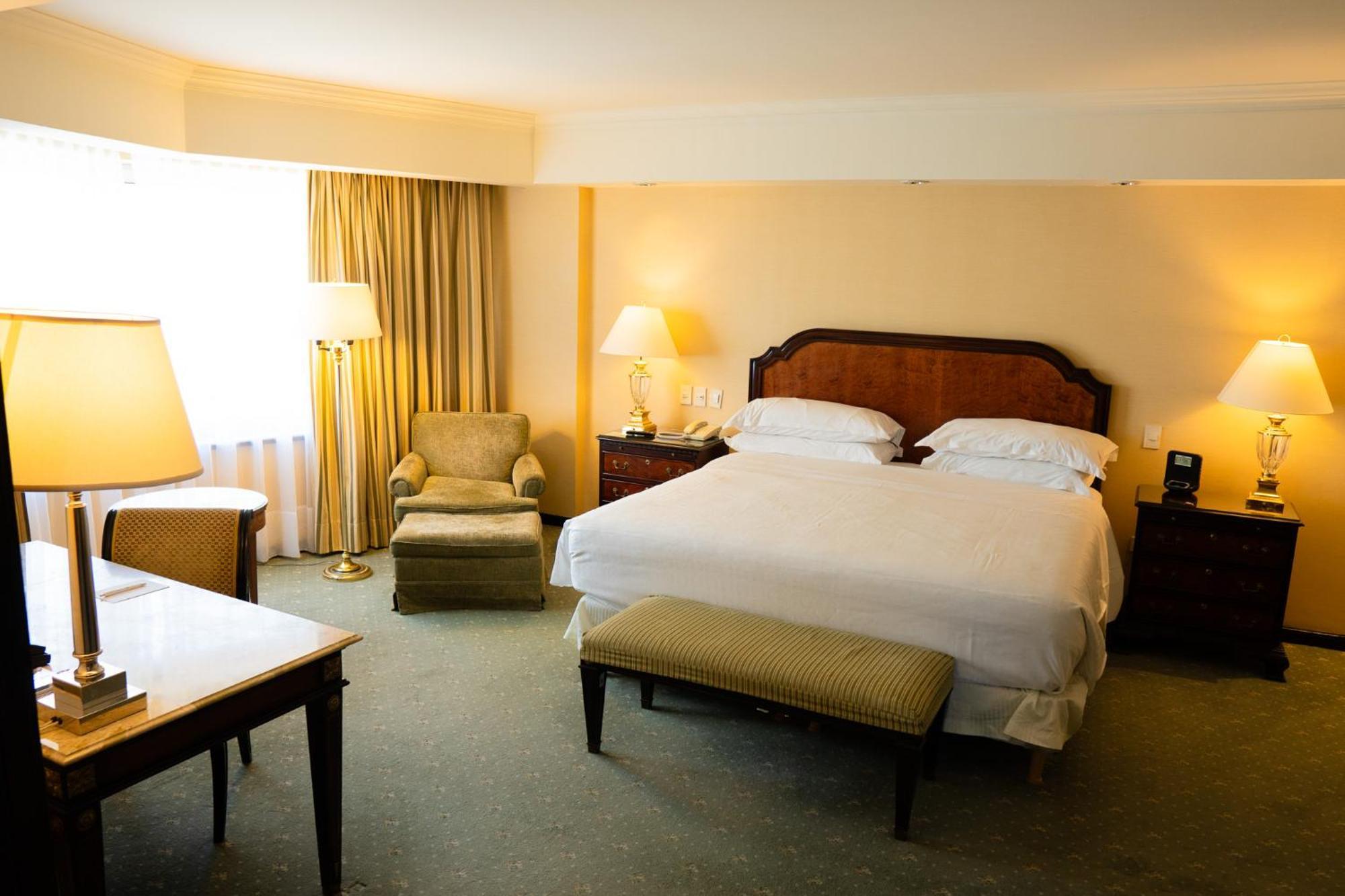 Club Suite Club lounge access 1 Bedroom Larger Suite King,1584426991:JPEG