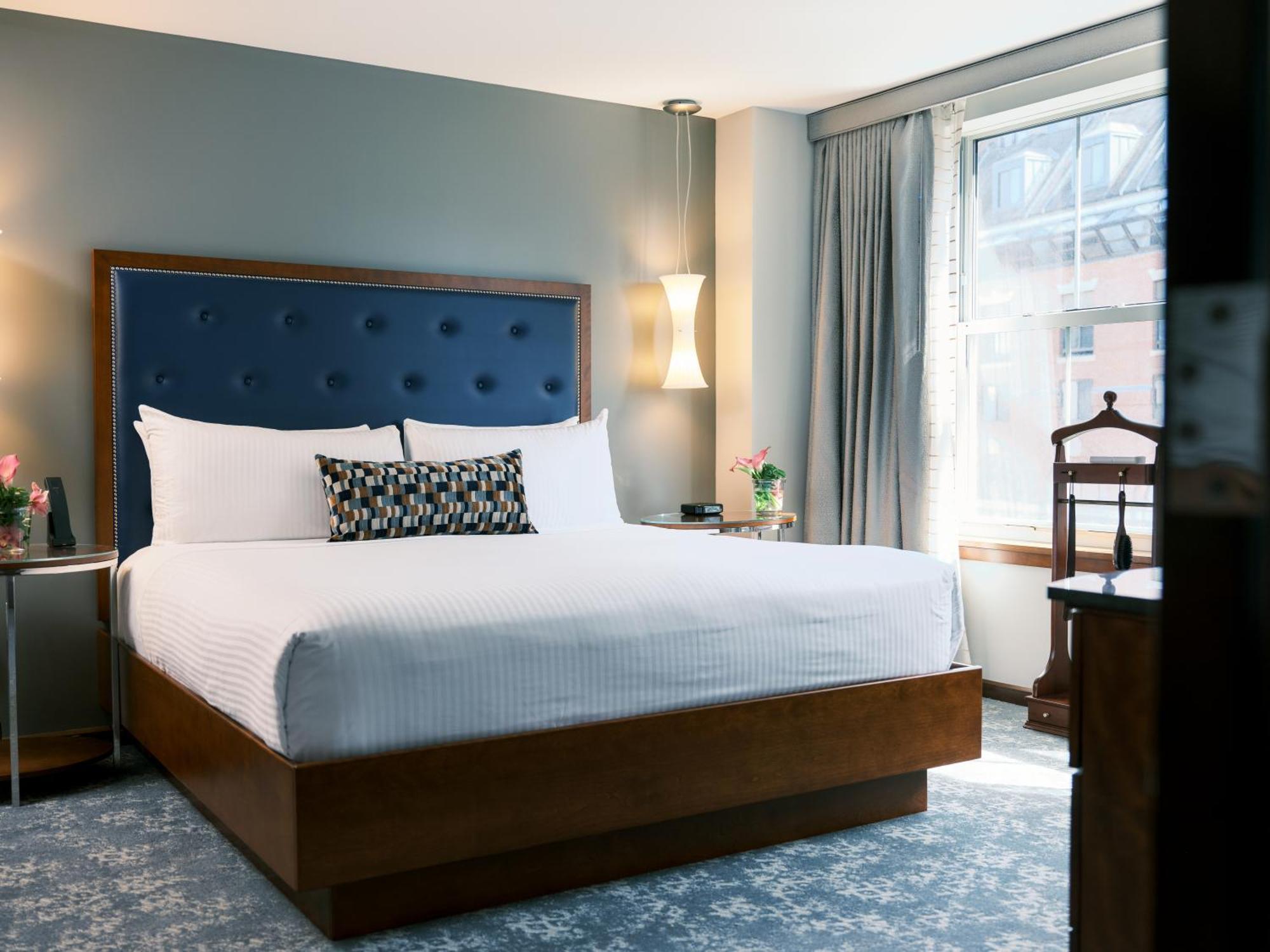 Premier King Room Water View