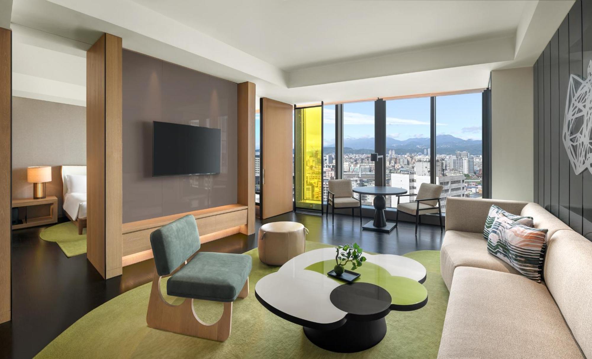 Marvelous Room 1 Bedroom Suite 1 King City view