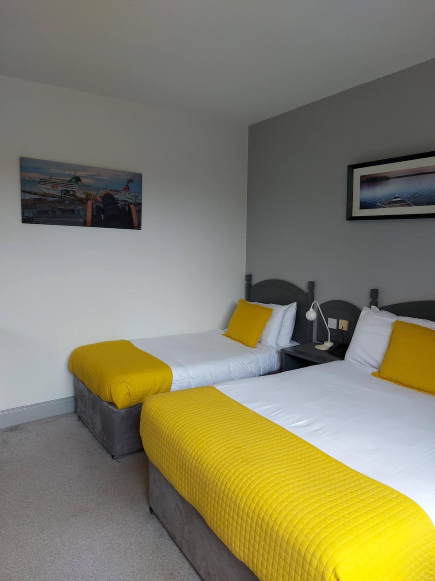 Double or Twin Room with Shower