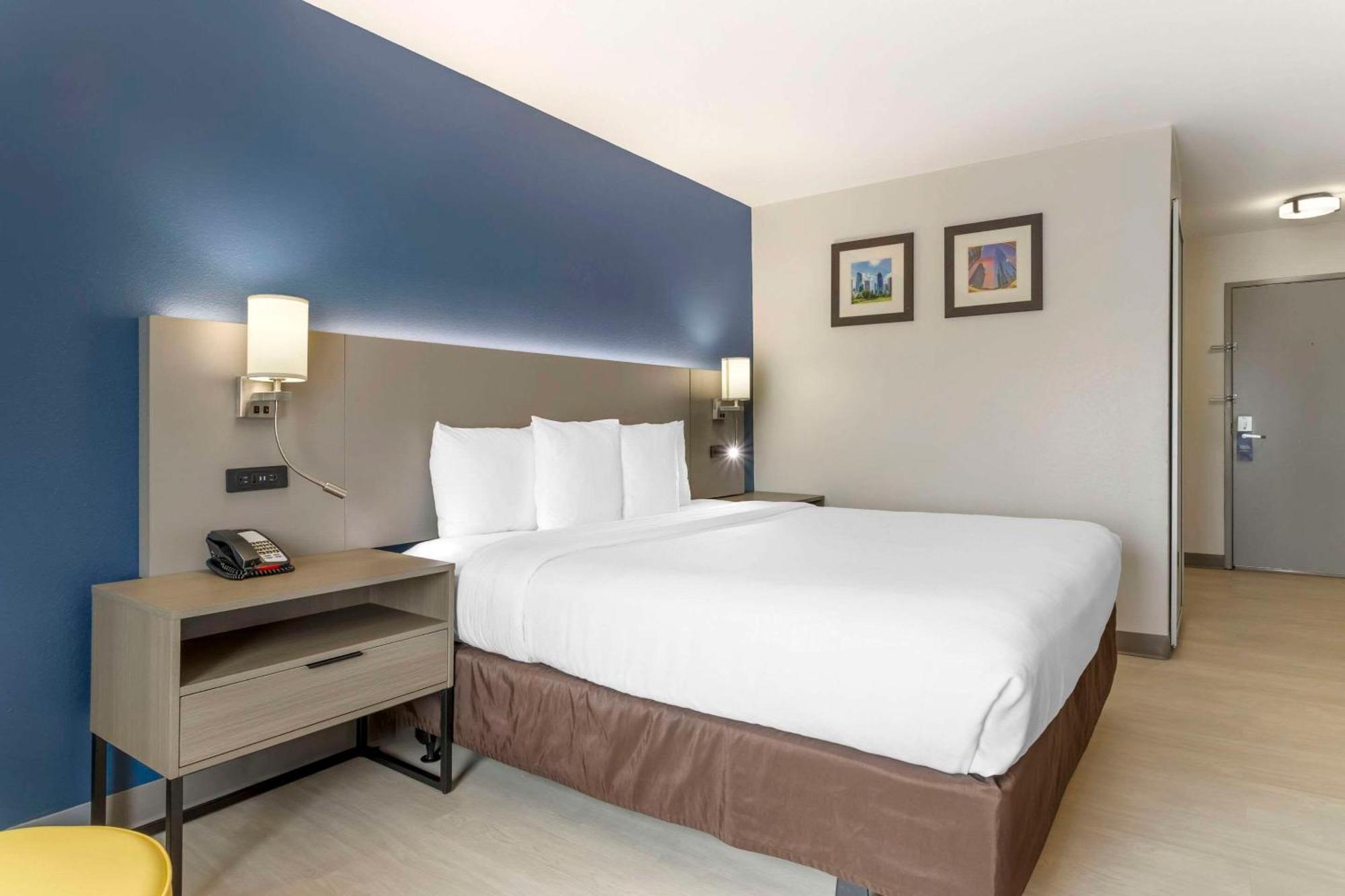 King Room - Accessible/Non-Smoking