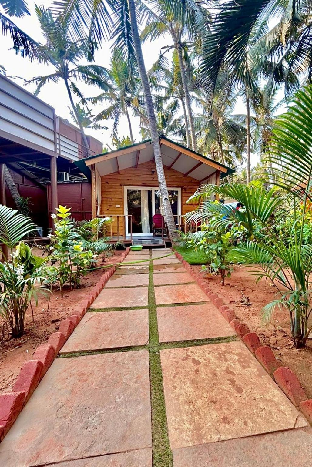 Bungalow with Garden View