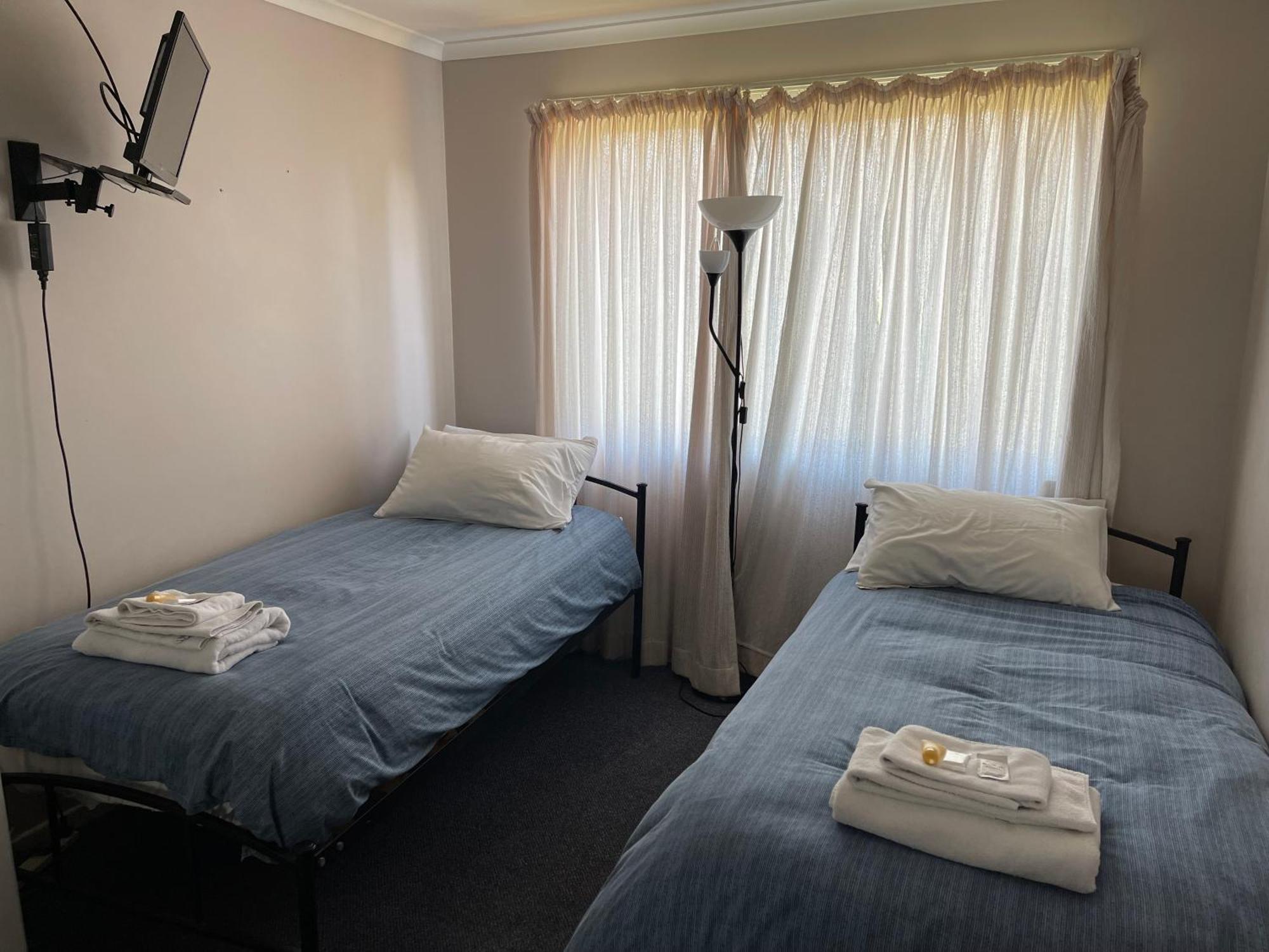 Budget Room with Shared Bathroom