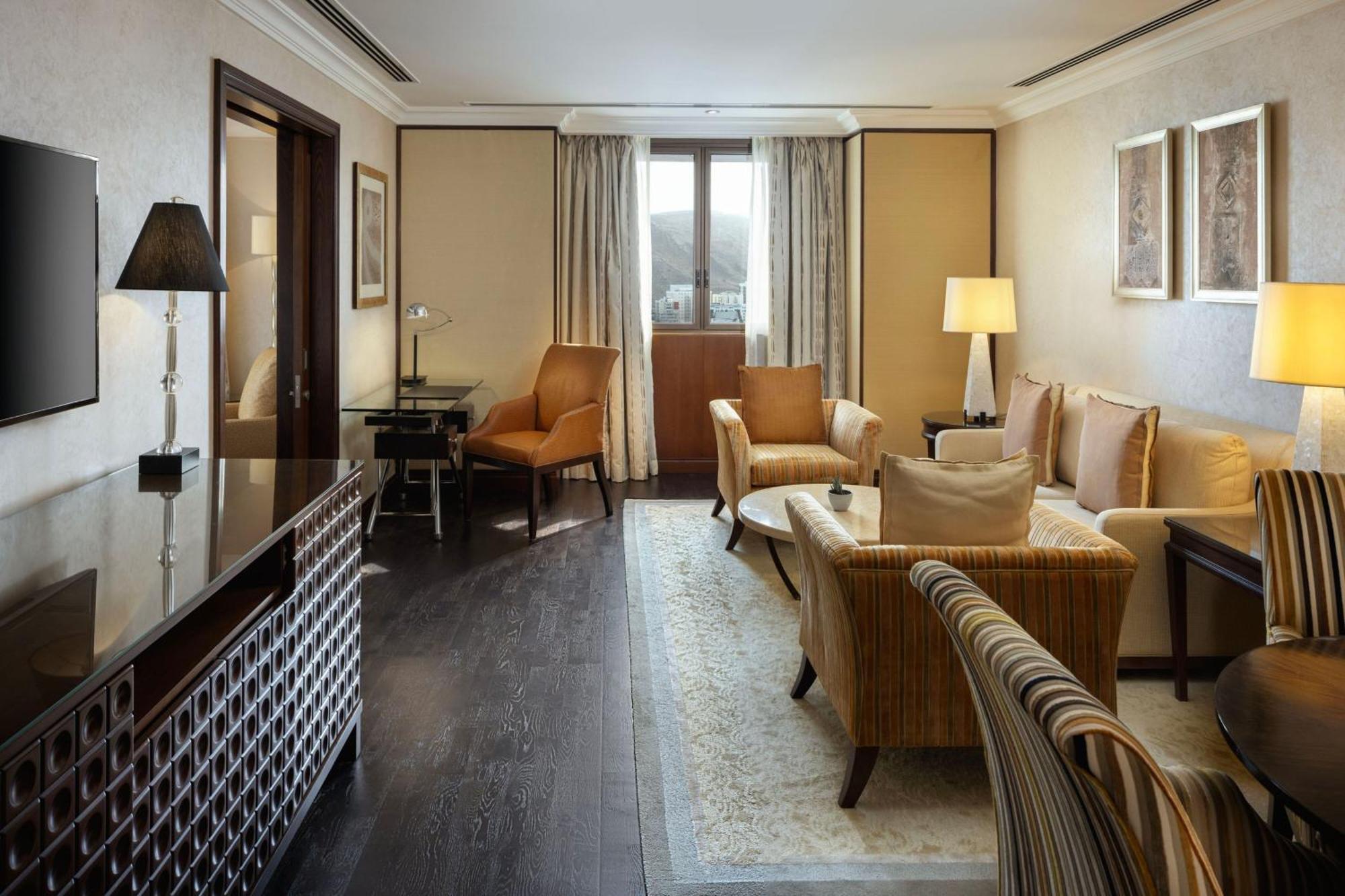 Executive Suite Club lounge access Executive Suite 1 King