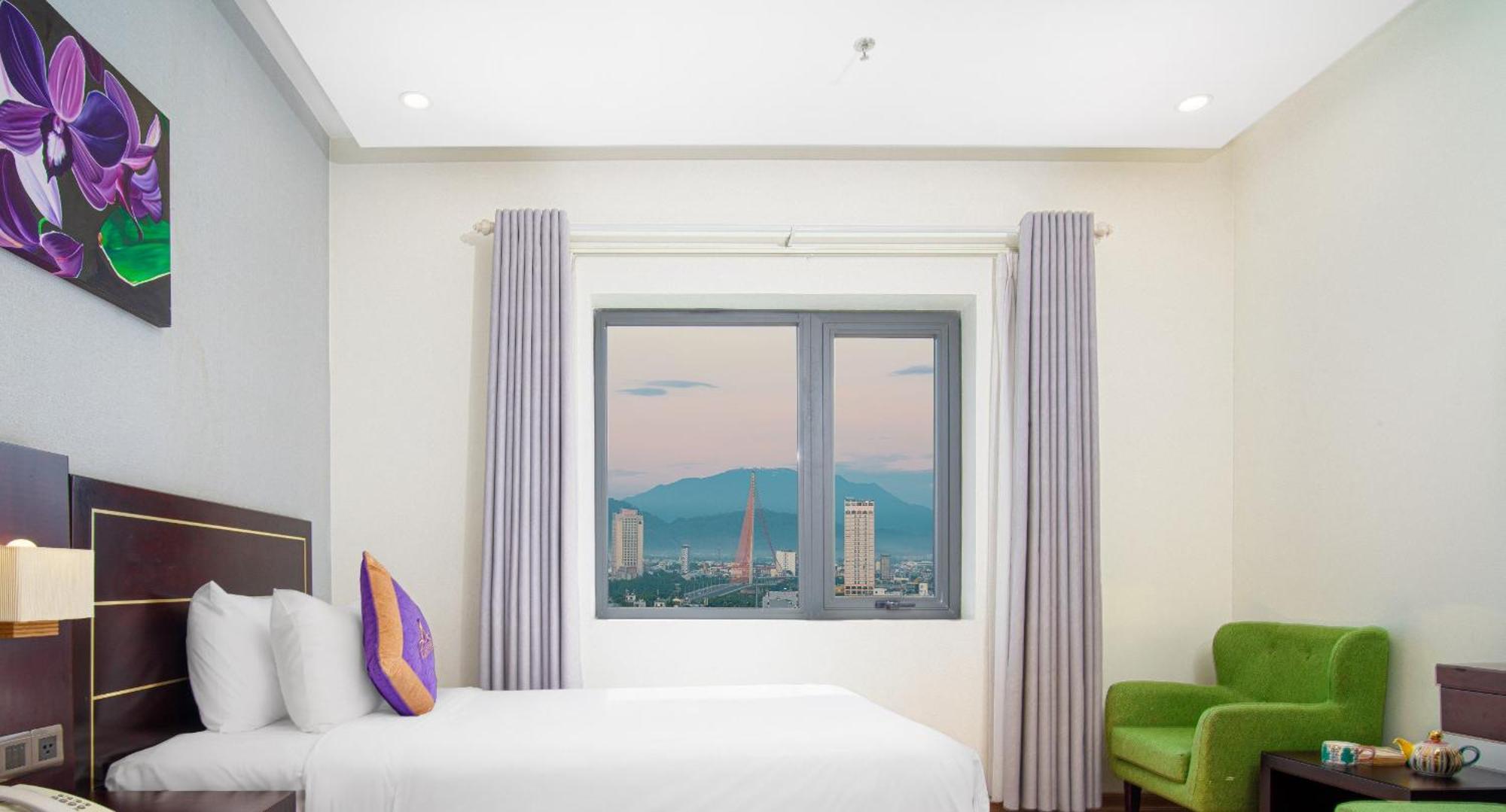 Deluxe Double Room with City View