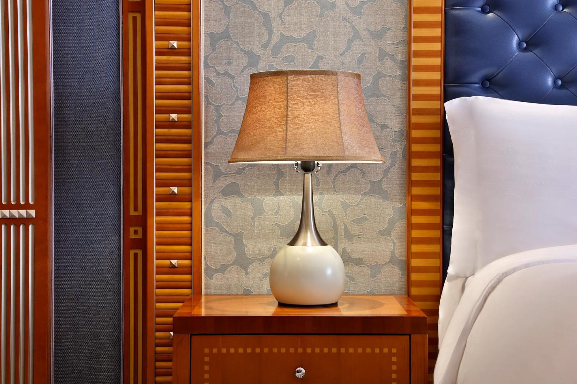 Deluxe Room1 King City view,1547528239:JPEG