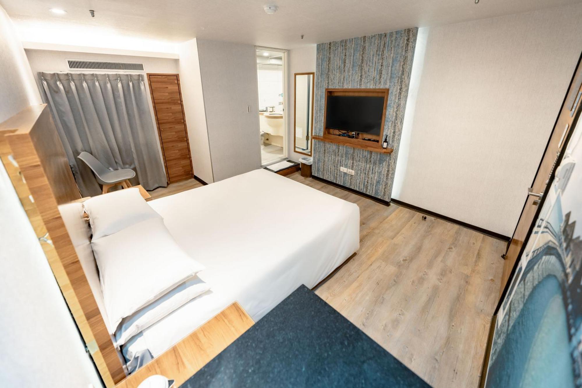 Standard Double Room - No Window