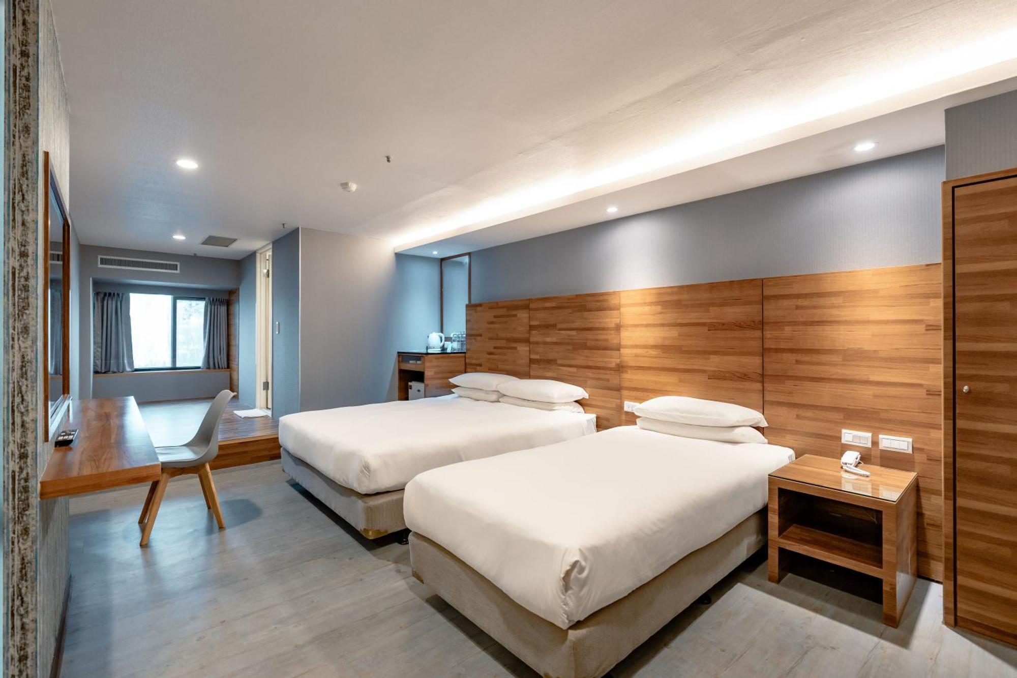 Deluxe Triple Room with City View