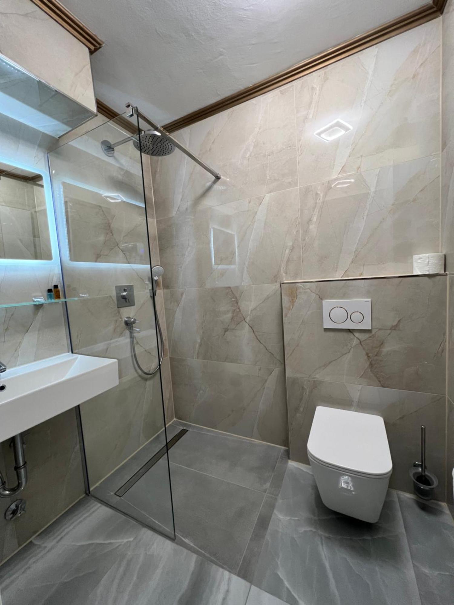 Einzelzimmer mit Dusche