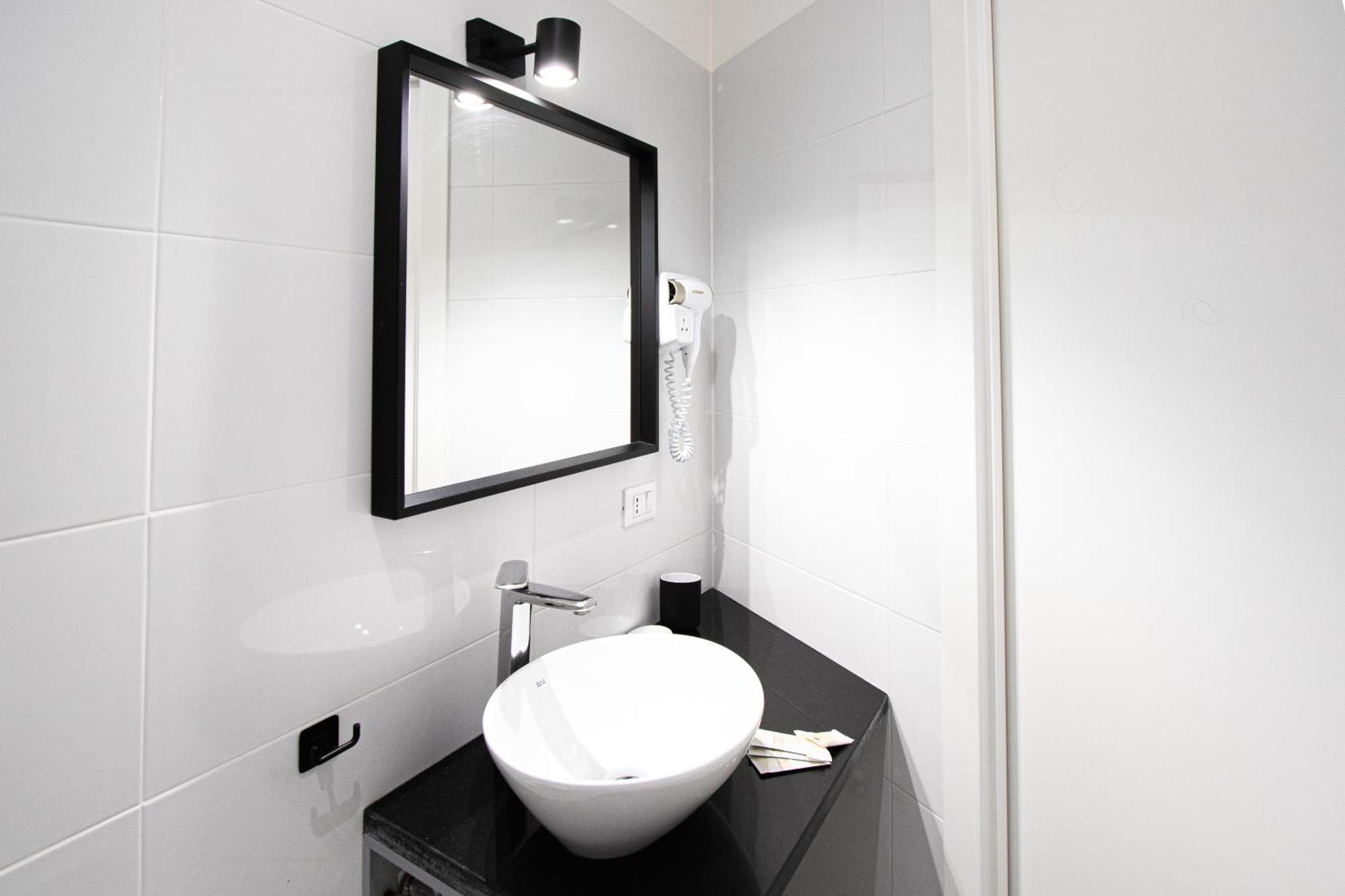 Deluxe Room,1584903974:JPEG