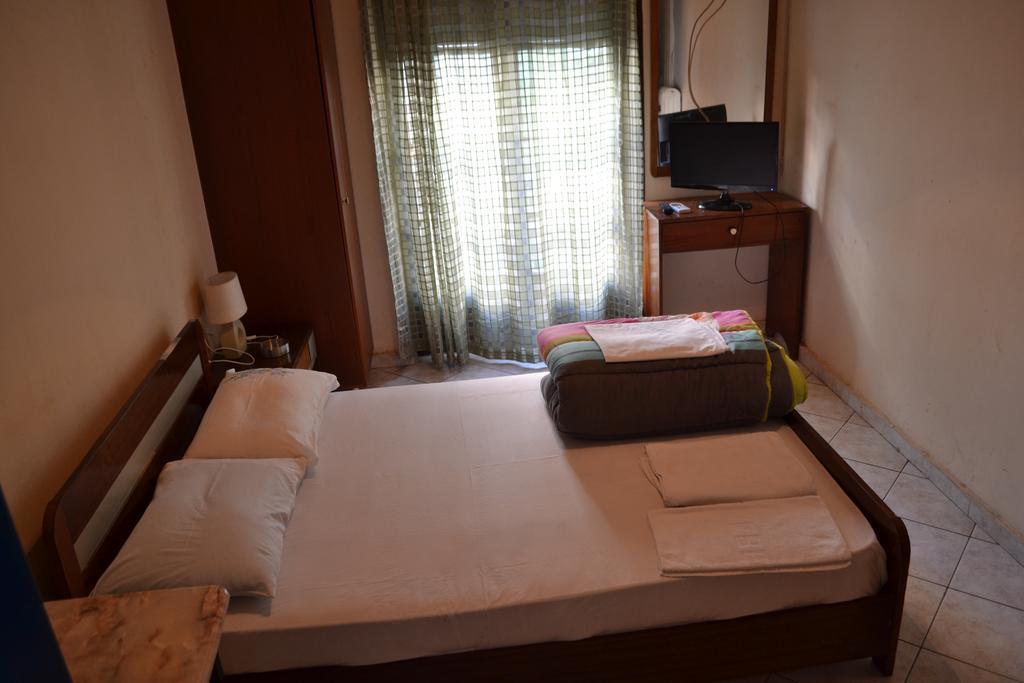 Double or Twin Room Shower,332348449:JPEG