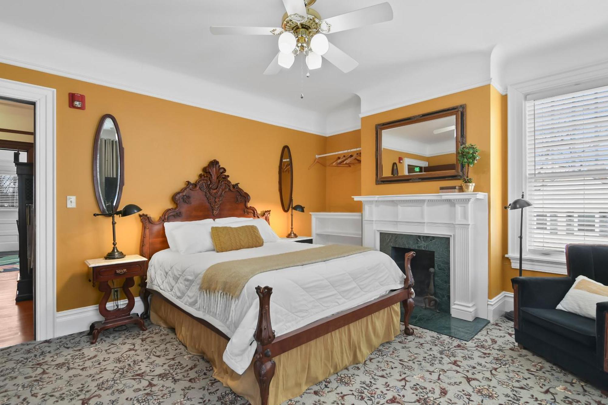 Queen Room with Spa Bath