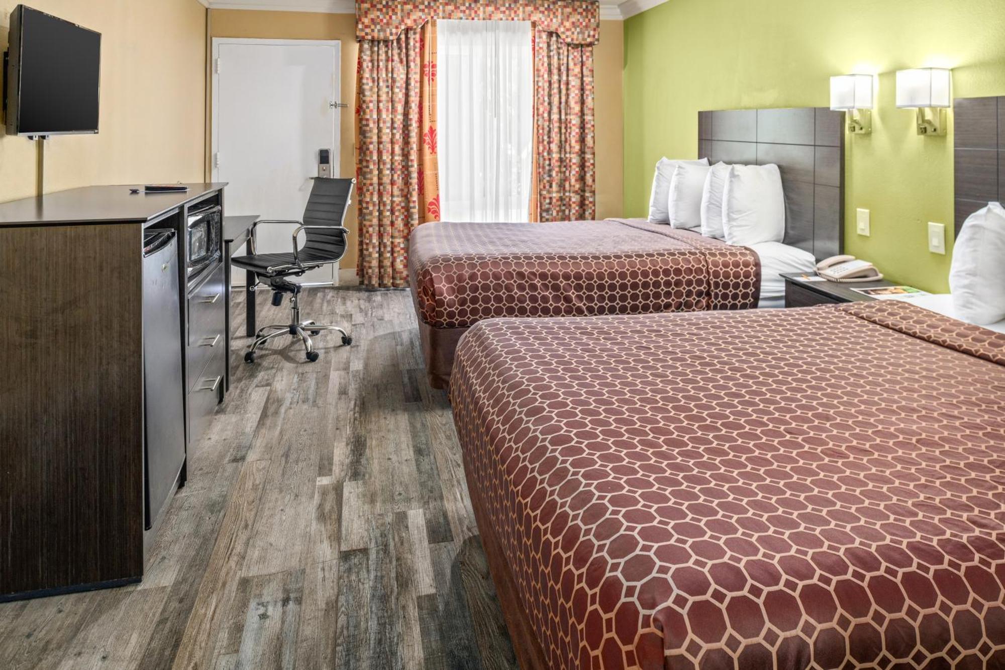 Double Queen Room