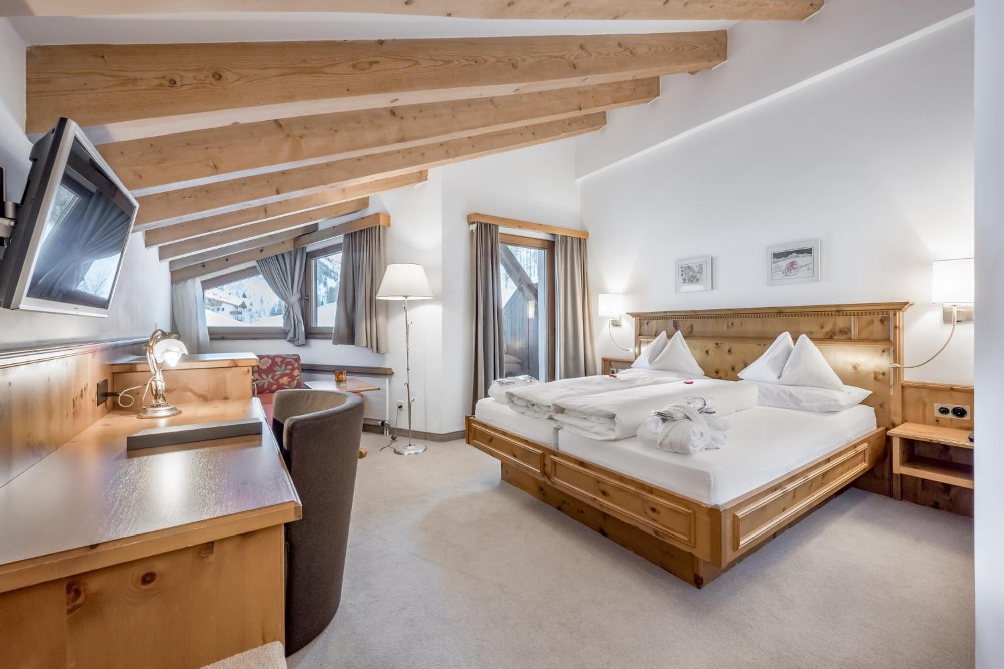 Superior Double Room Balcony,1586105994:JPEG
