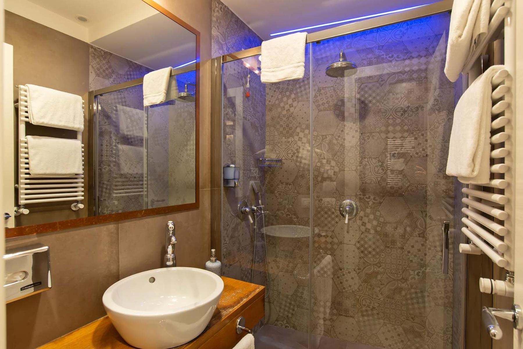 Superior Single Room,1586106378:JPEG