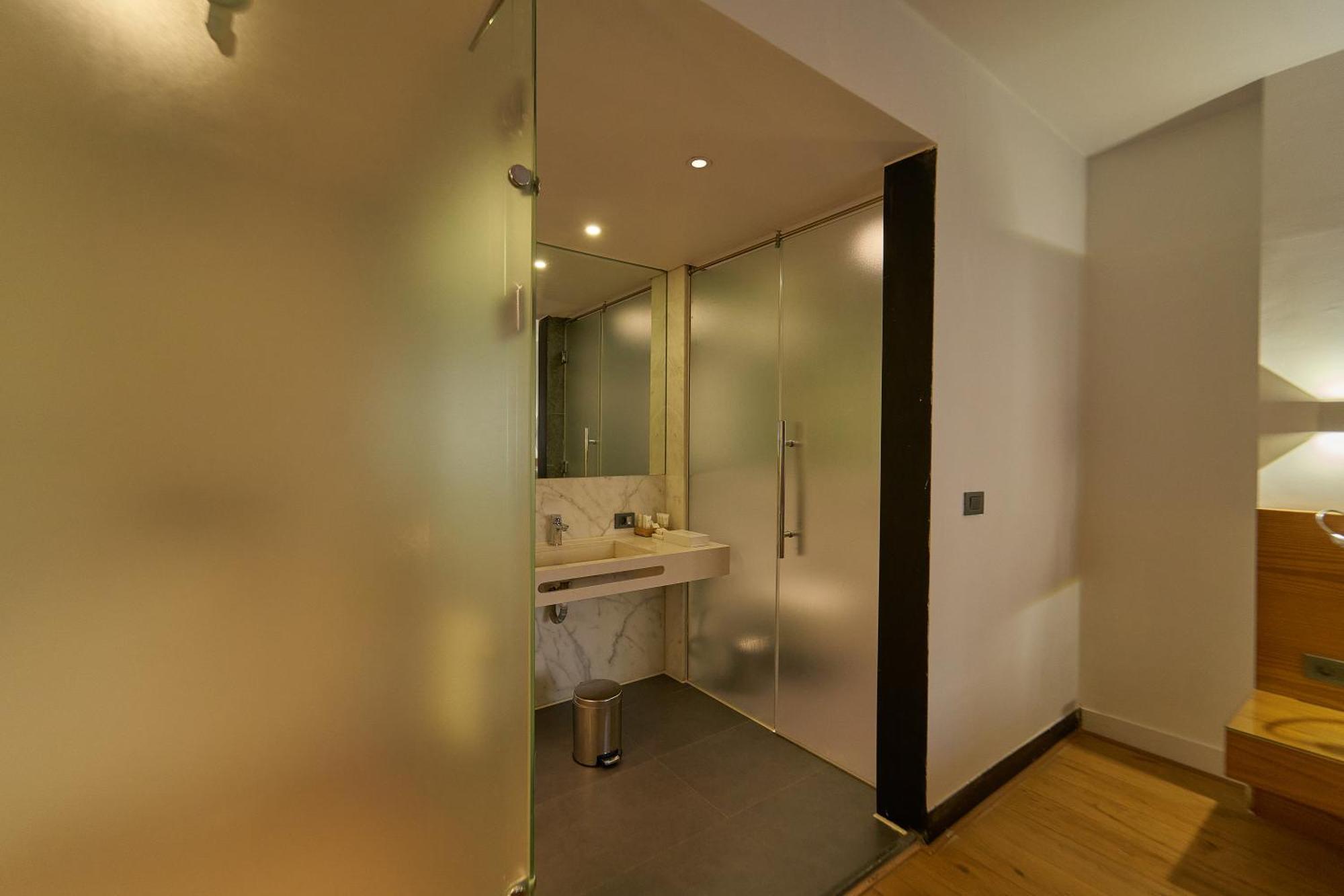 Superior King Suite