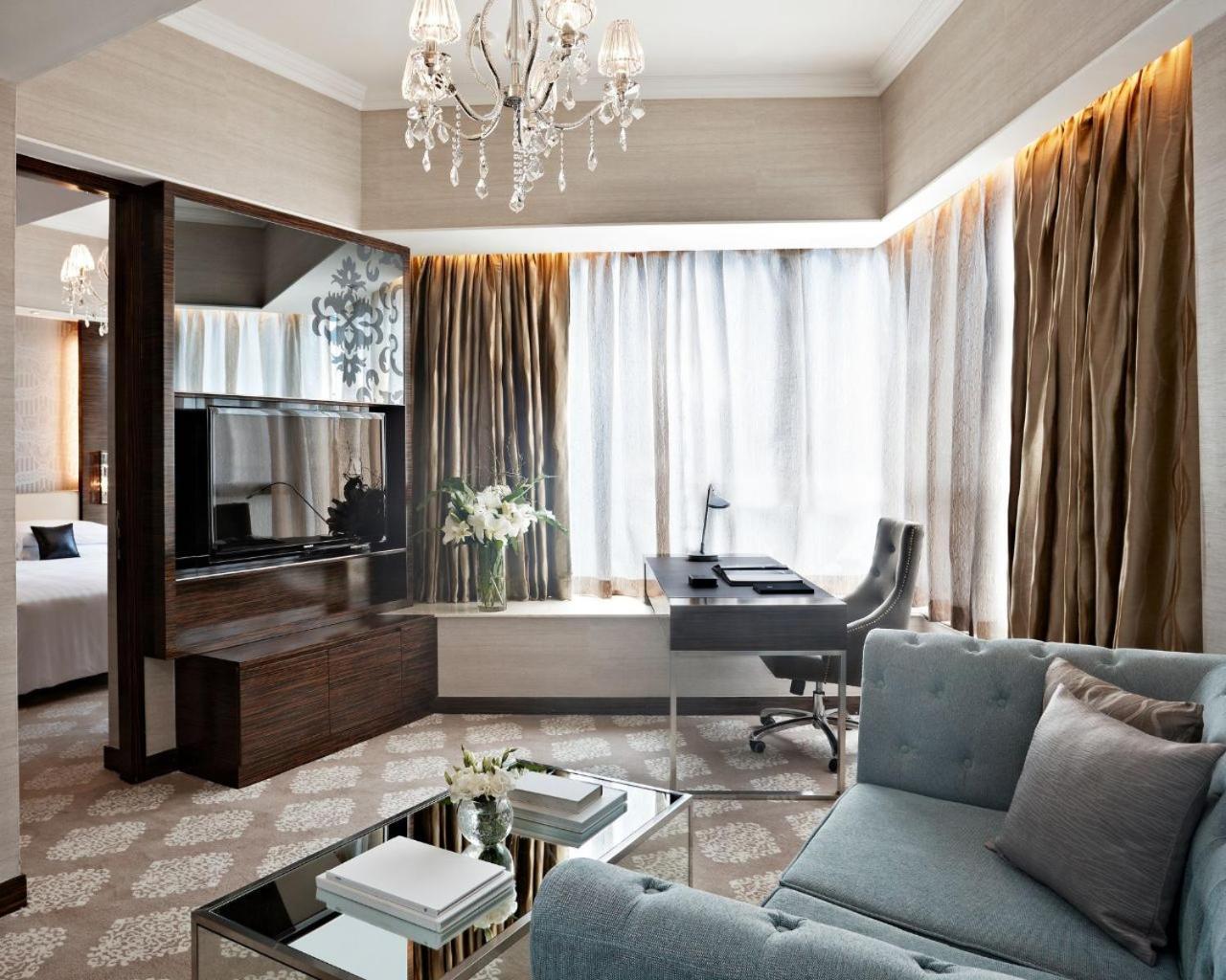 Superior Queen or Twin Suite