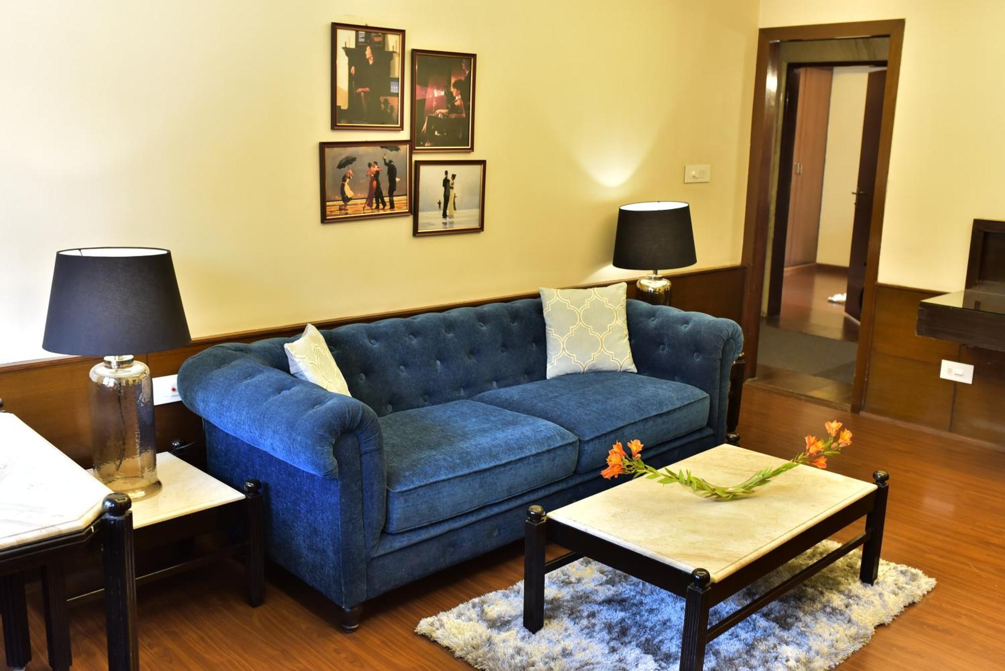 Executive Suite,1351034704:JPEG