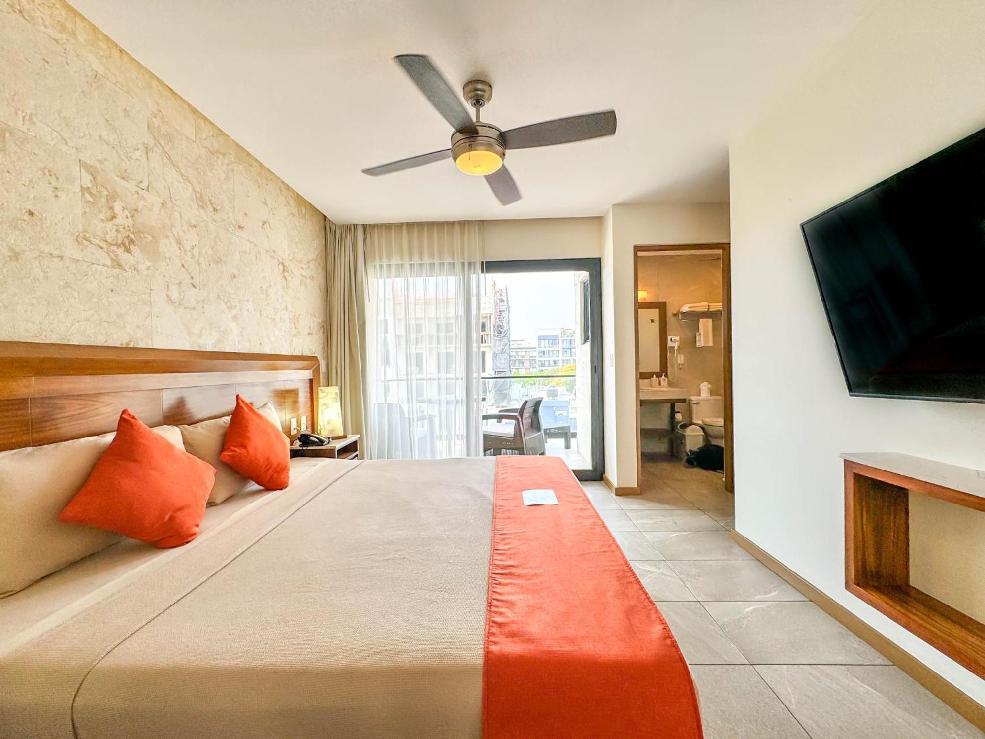 Deluxe King Balcony