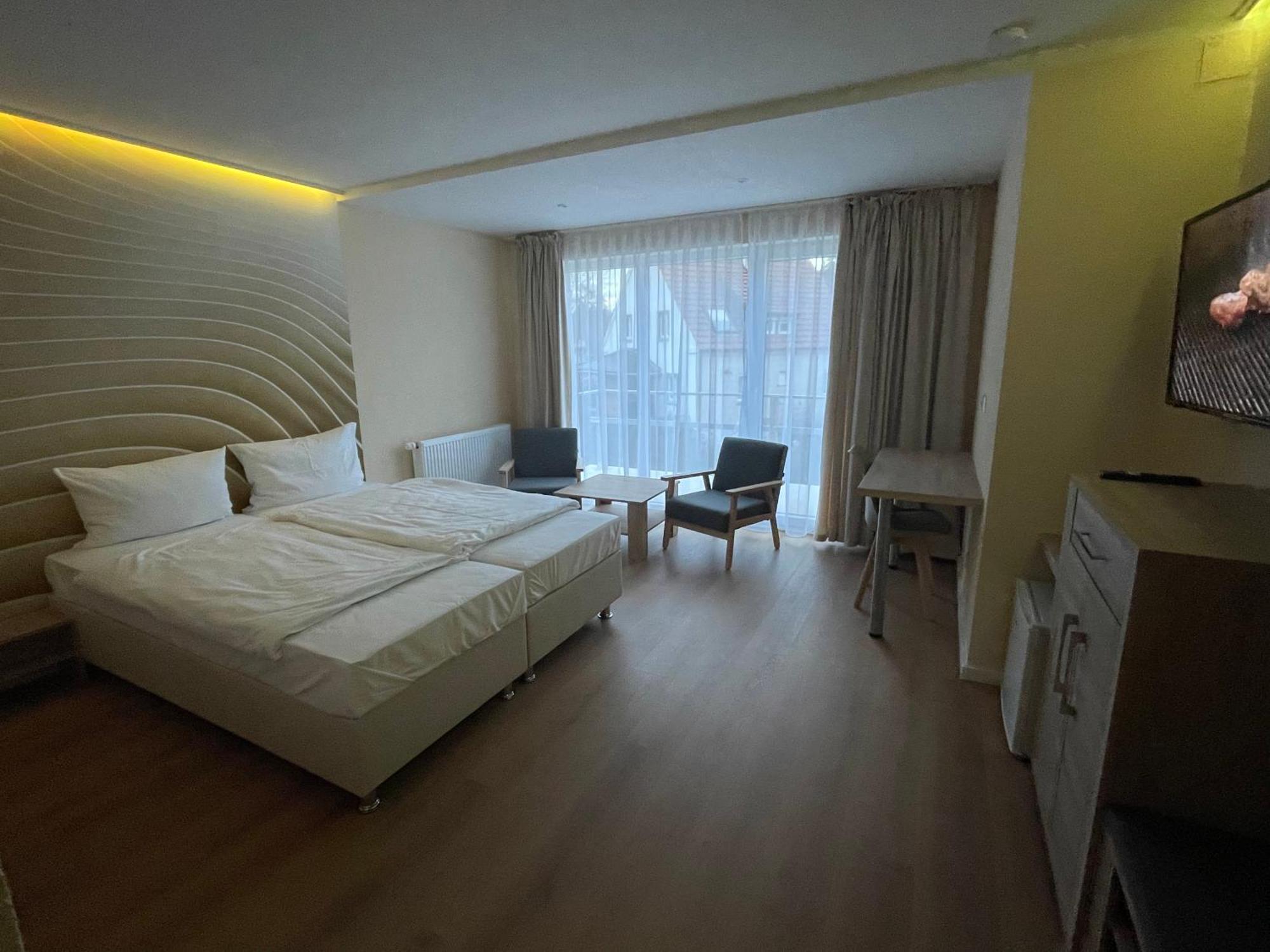 Doppelzimmer mit Balkon