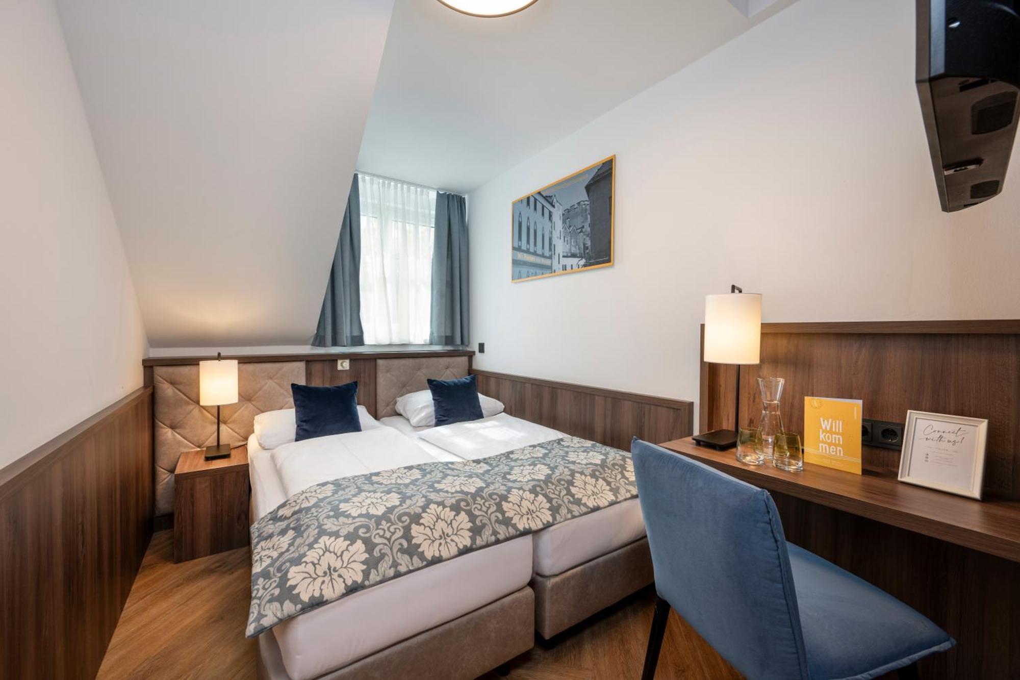 Cosy Double Room