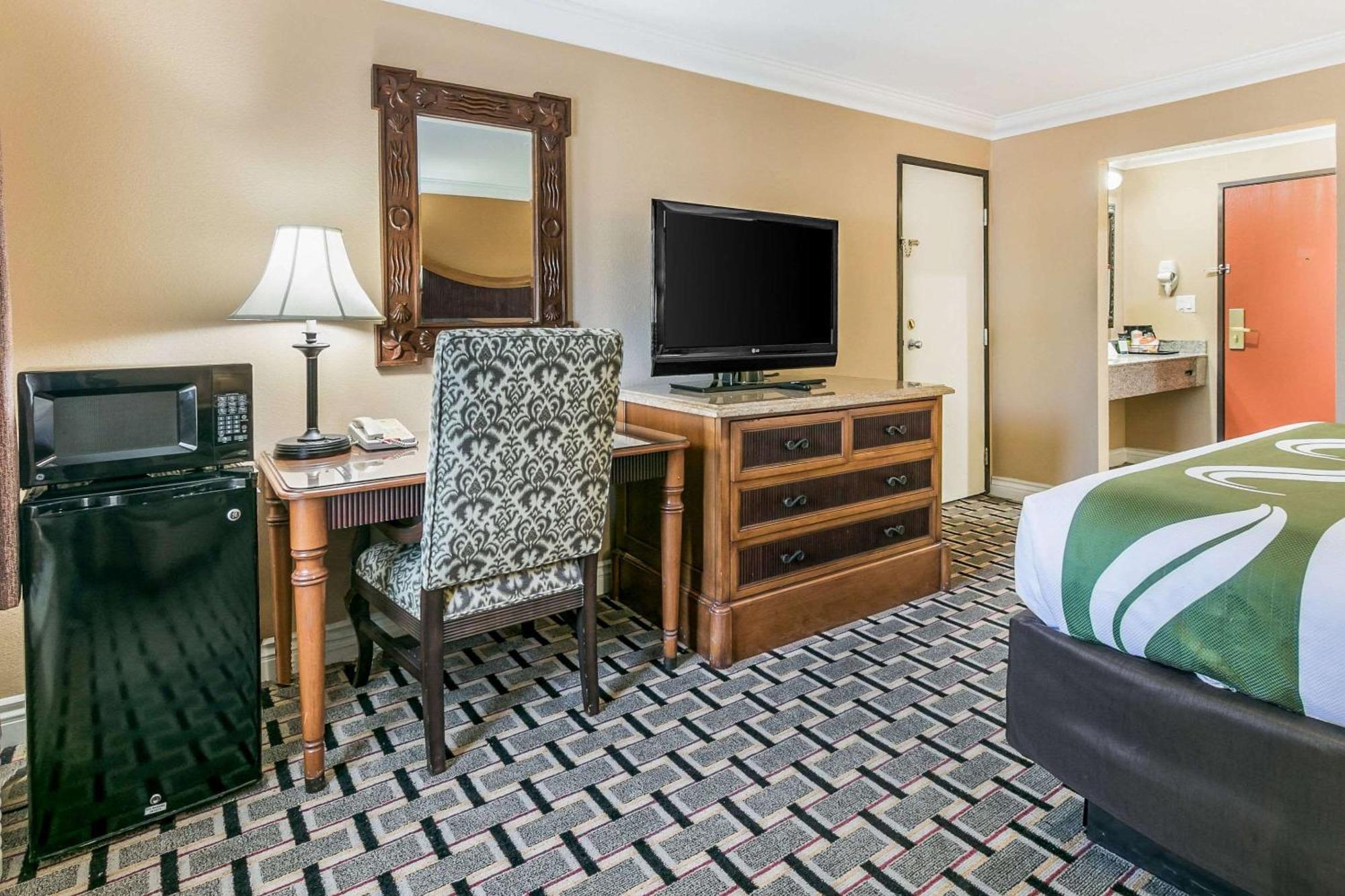 King Room - Non-Smoking