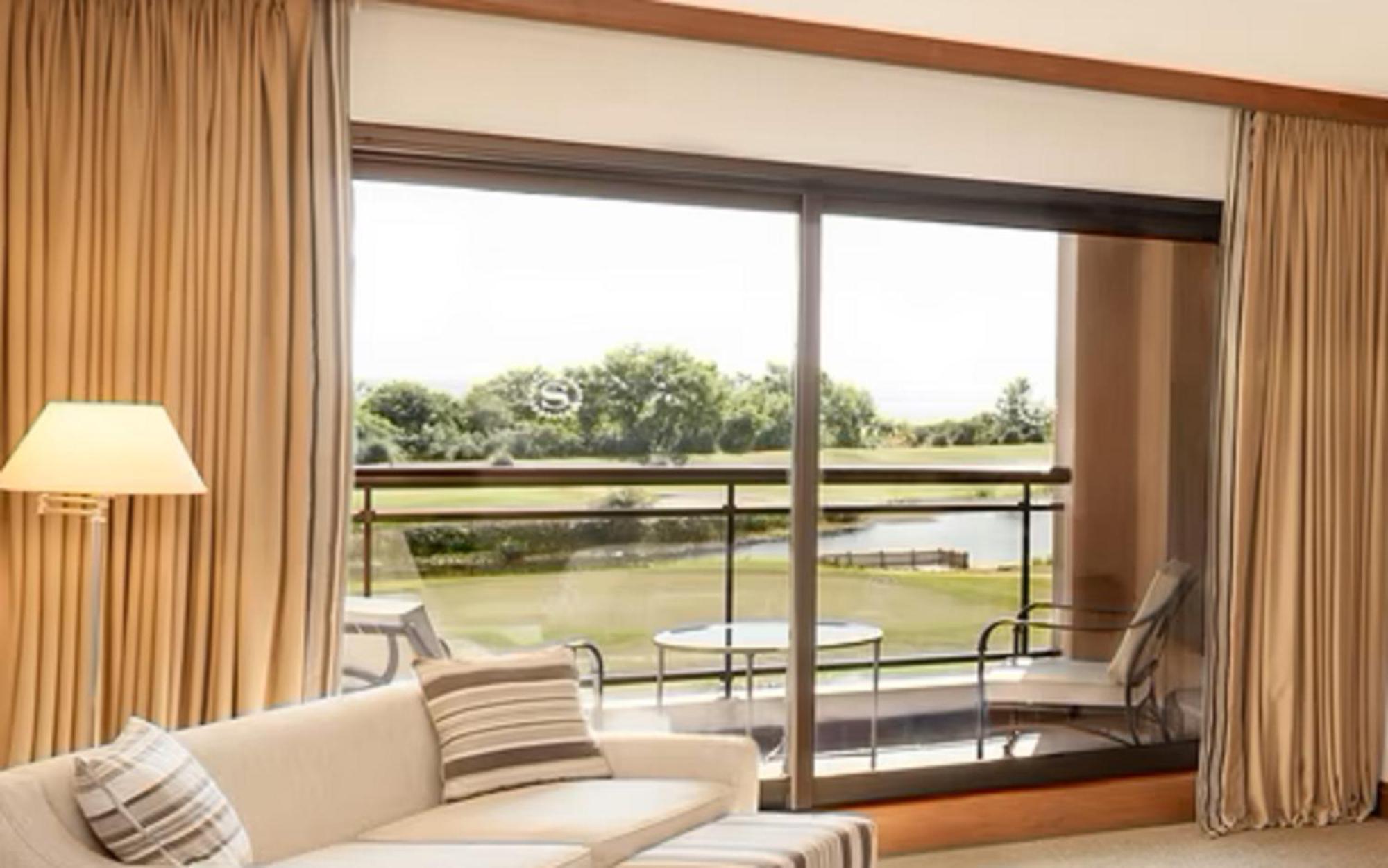 Junior Suite, 1 King, River view, Balcony