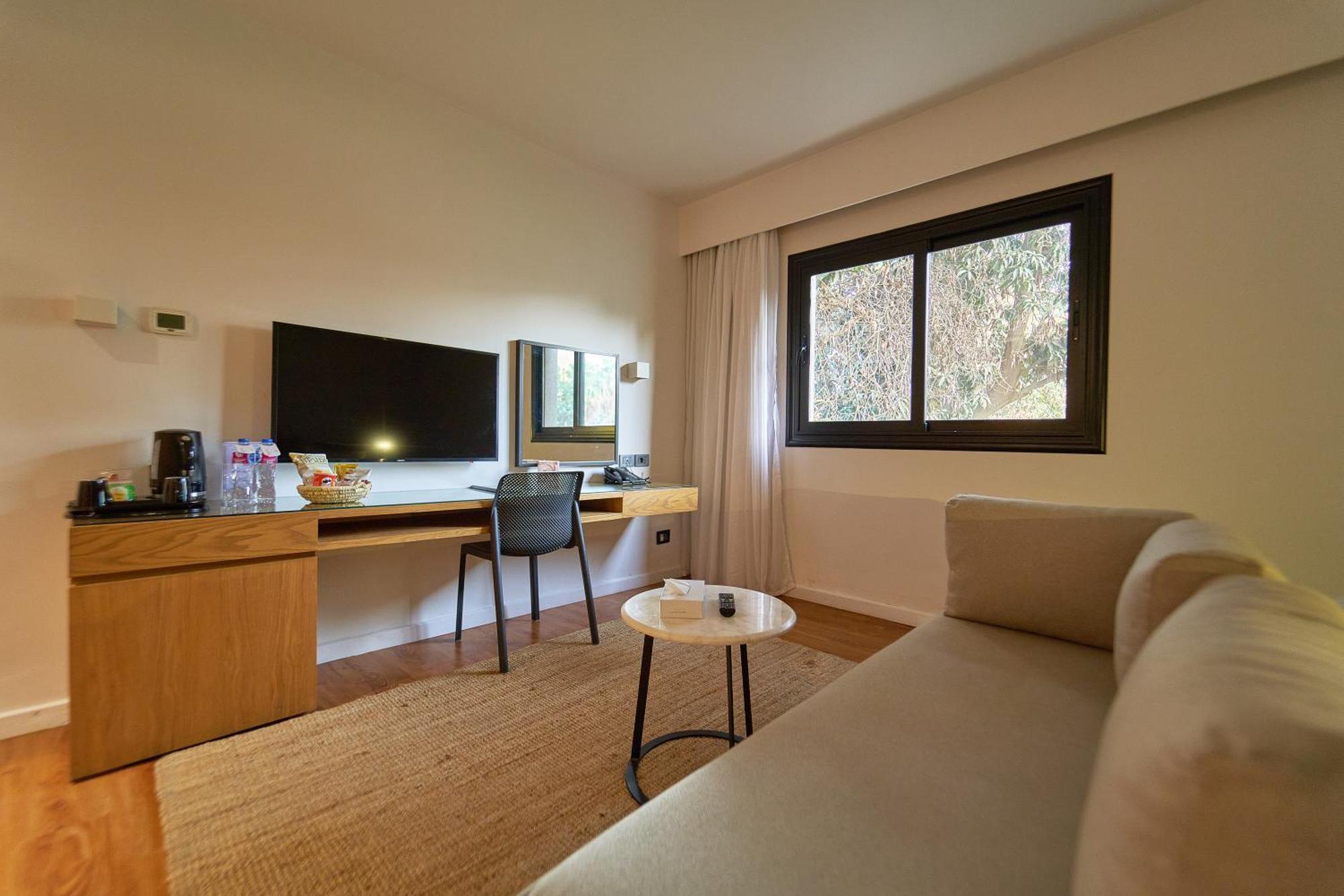 Superior King Room with Sofa