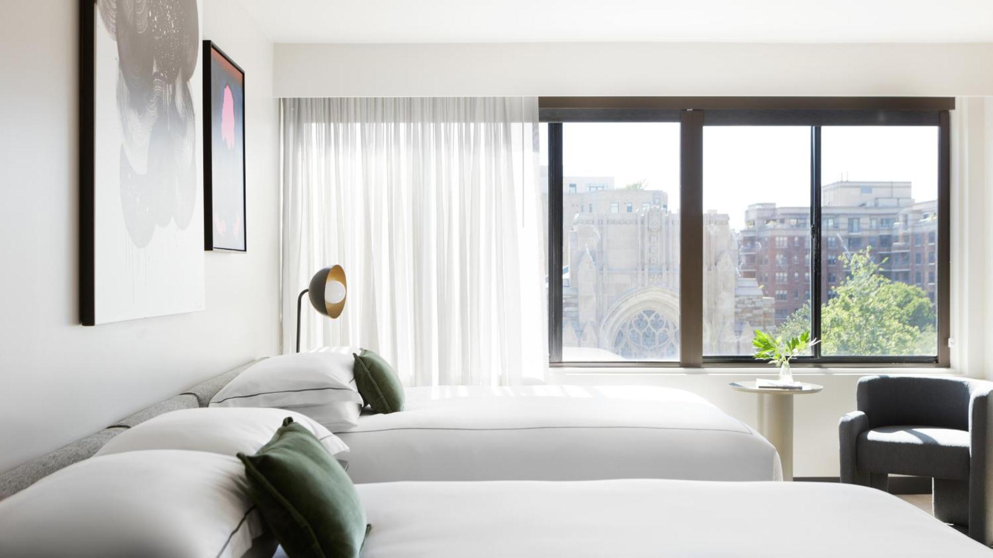 Chambre Premium avec 2 Lits Queen-Size et Douche à l'Italienne