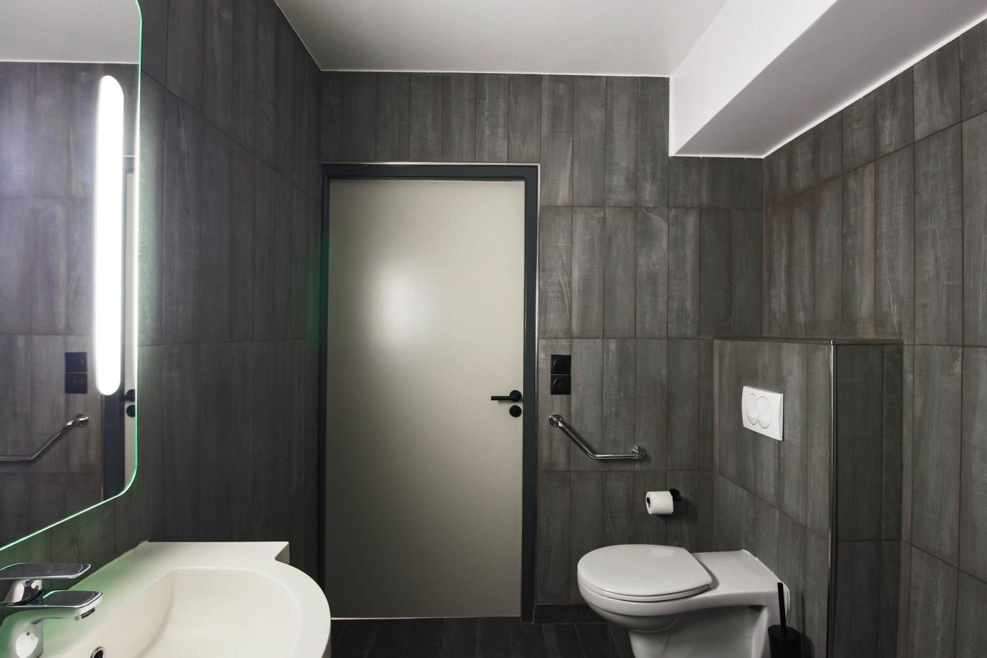 Accessible Family Room bunkbed shower