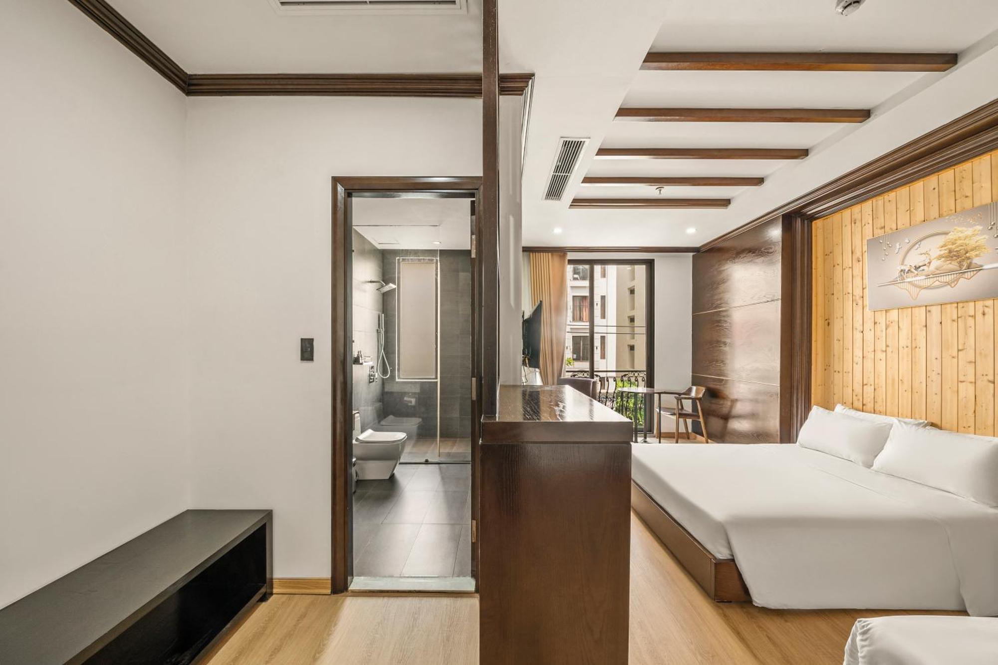 Triple Room with Balcony
