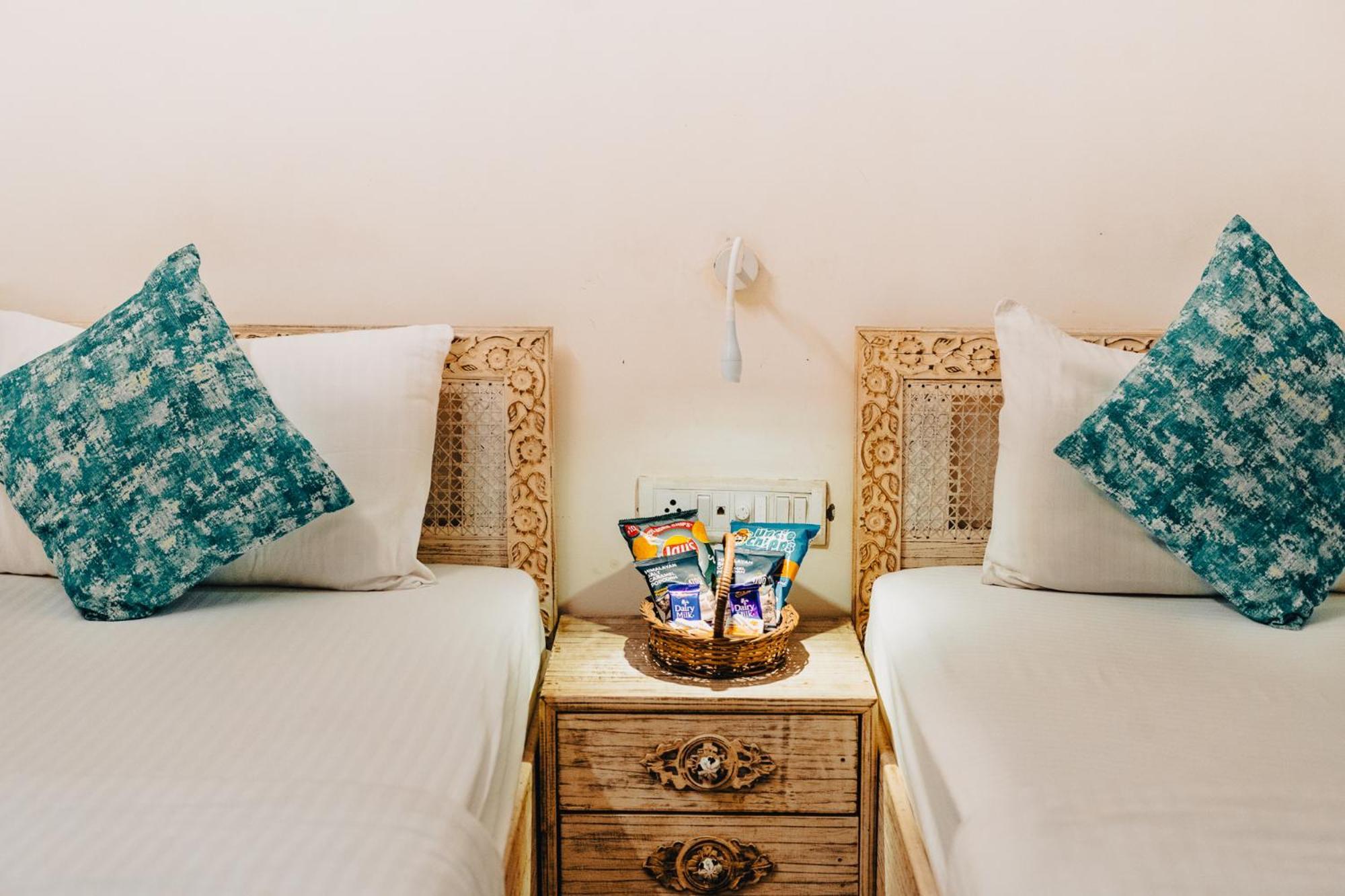 Deluxe Twin Room with Private Bathroom