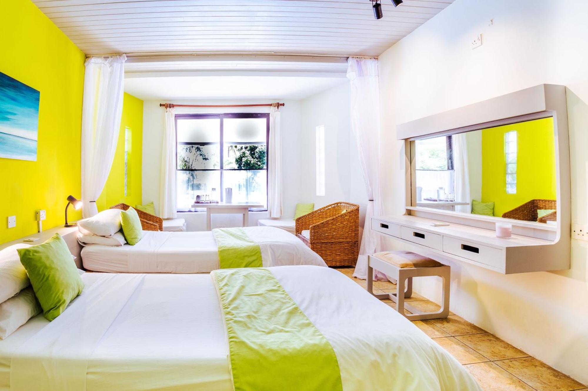 Superior Rooms with Pool View and A/C