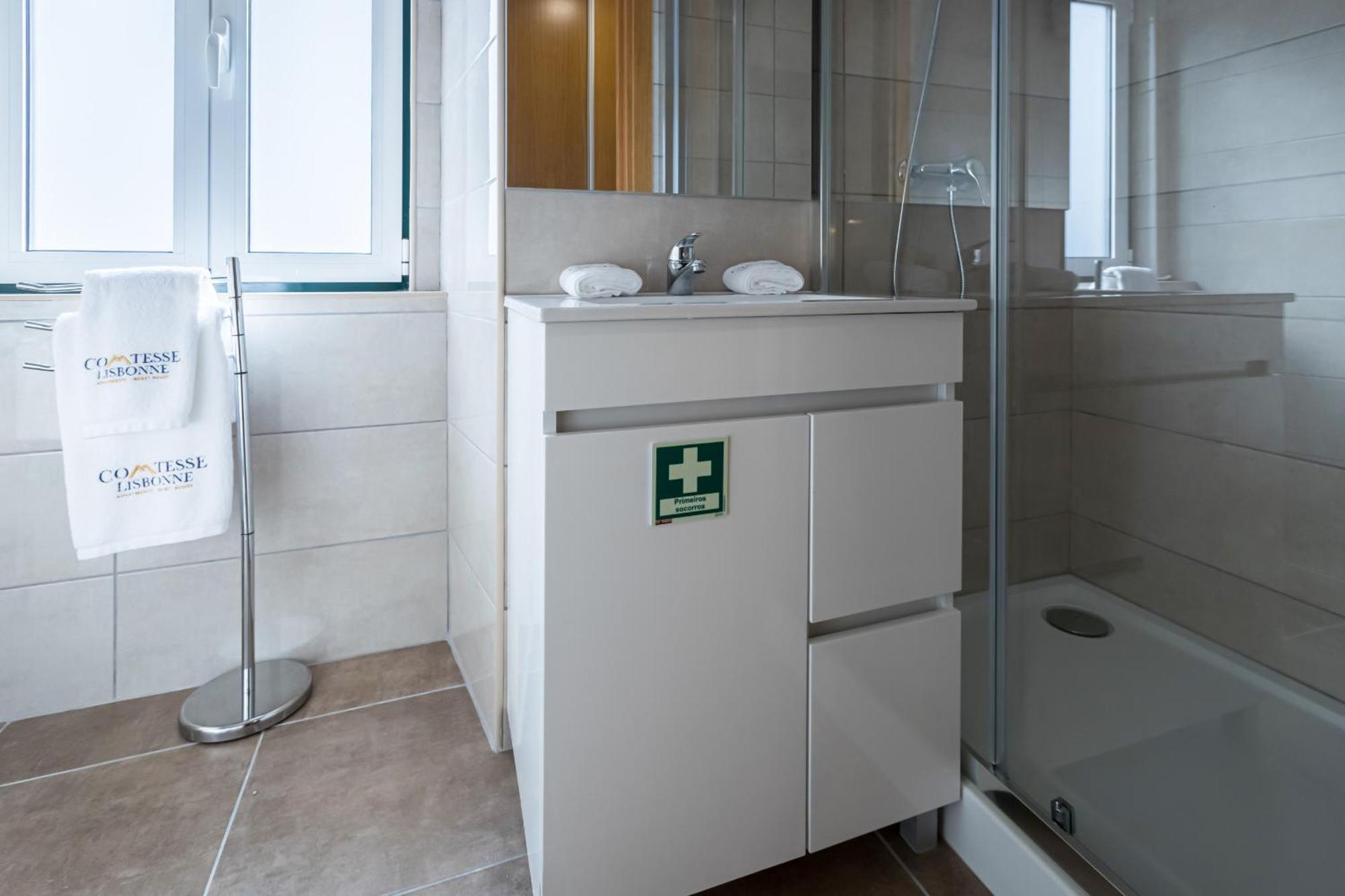 Deluxe Double Room,1586926184:JPEG