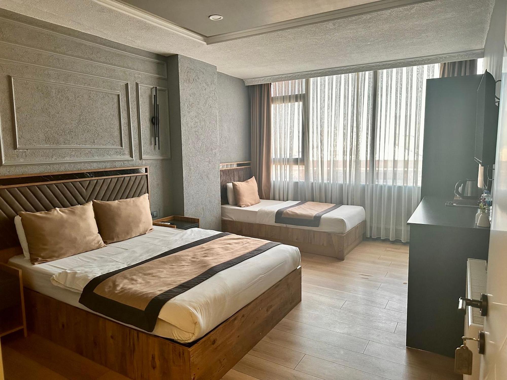 Superior Triple Room,1469813783:JPEG