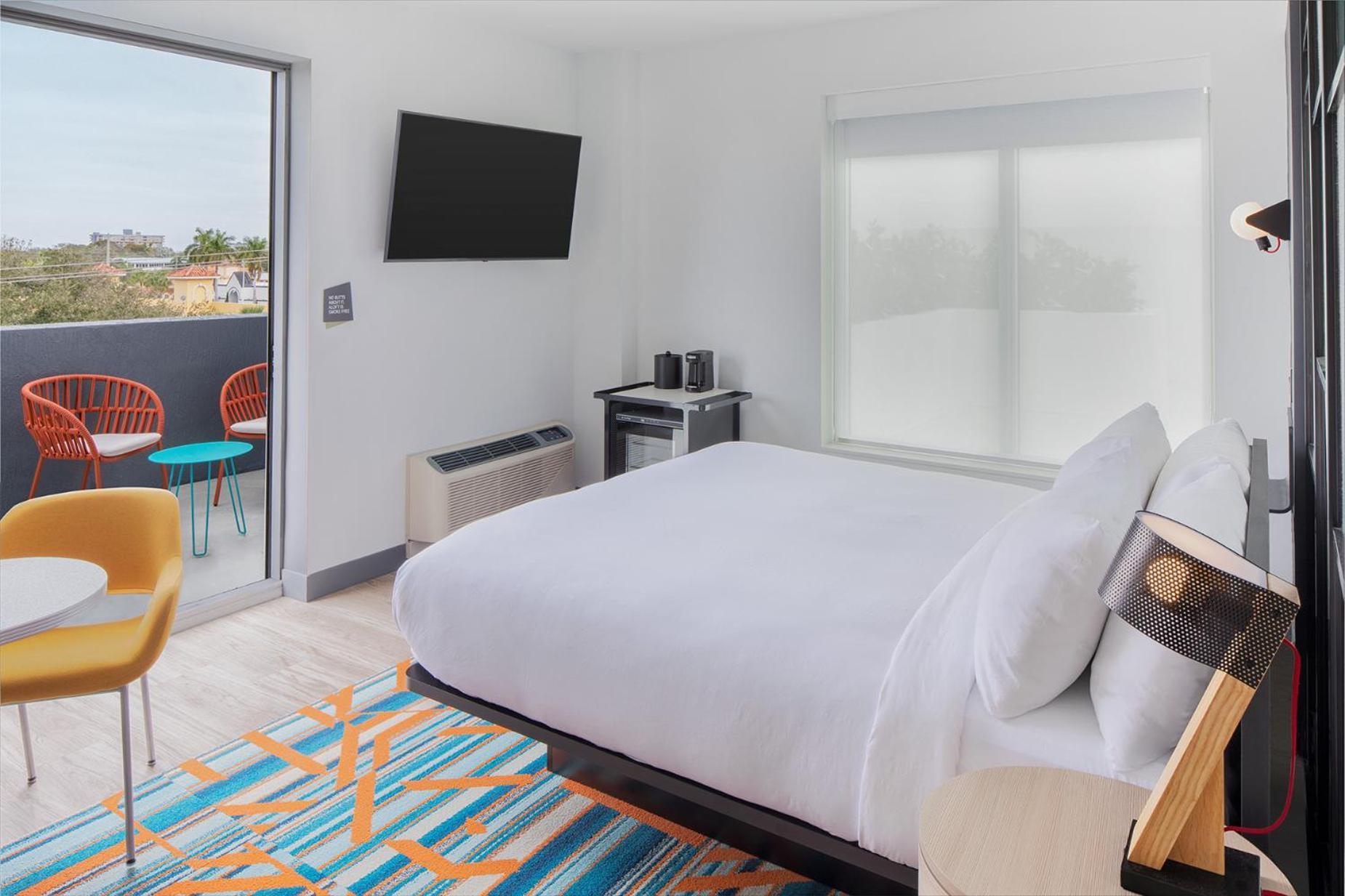Kamer met Kingsize bed, Balkon en Uitzicht op de stad