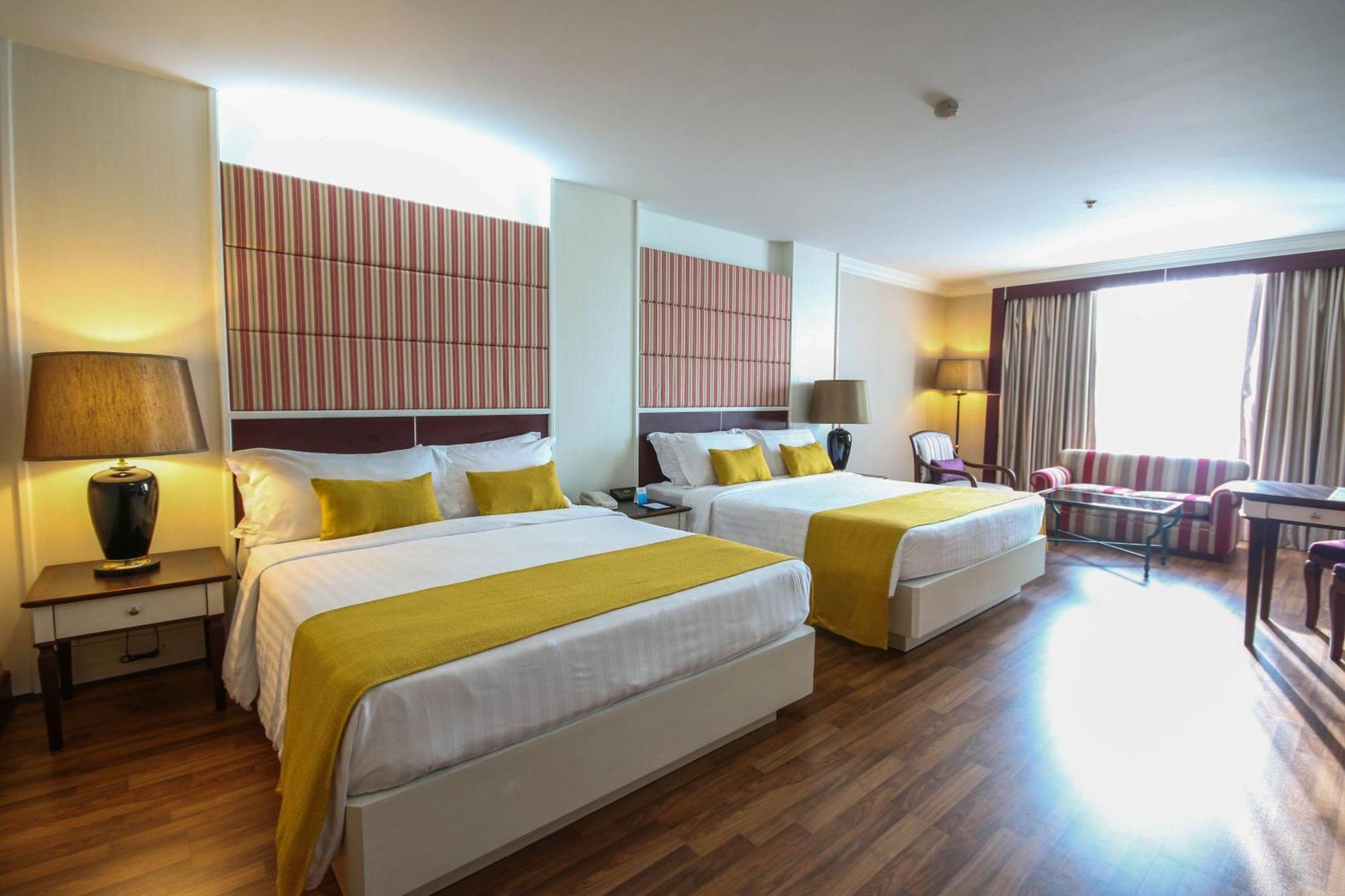 Grand Superior 2 Single Beds, 65 Sqm, Free Wifi, 2 Free Bottles Of Water, Tv, Working Desk