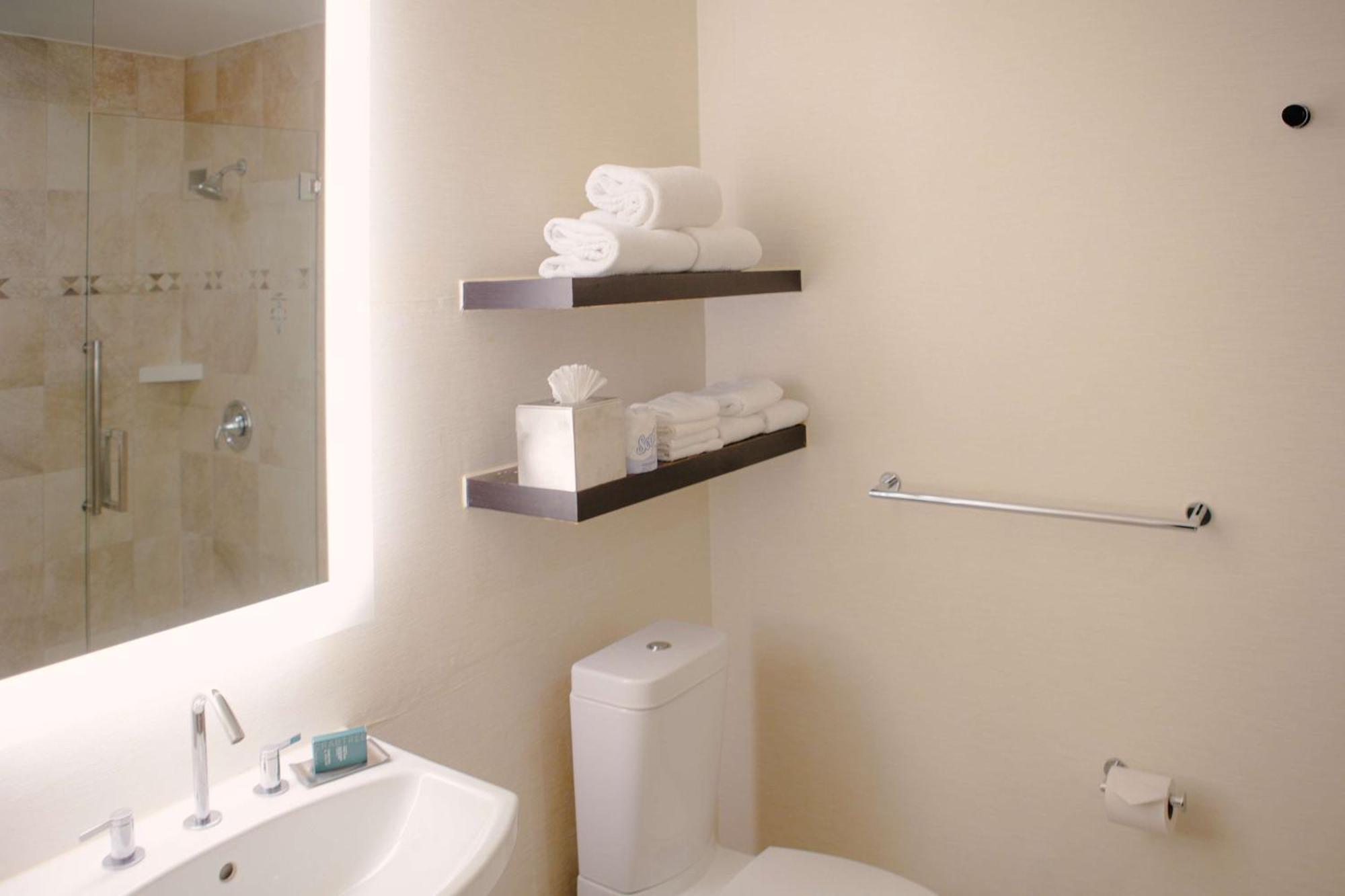 King Studio Suite