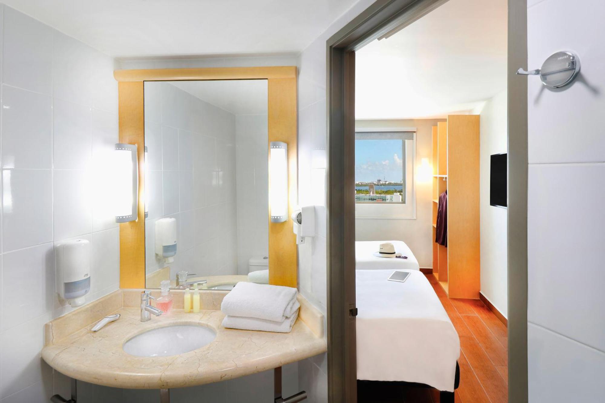 Standard Double Room Two Single Beds