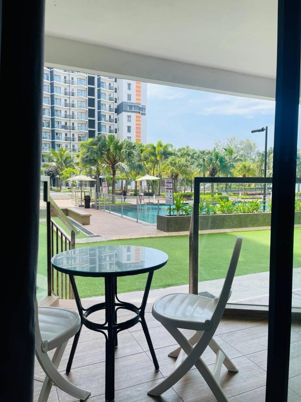 Junior Suite with Pool View