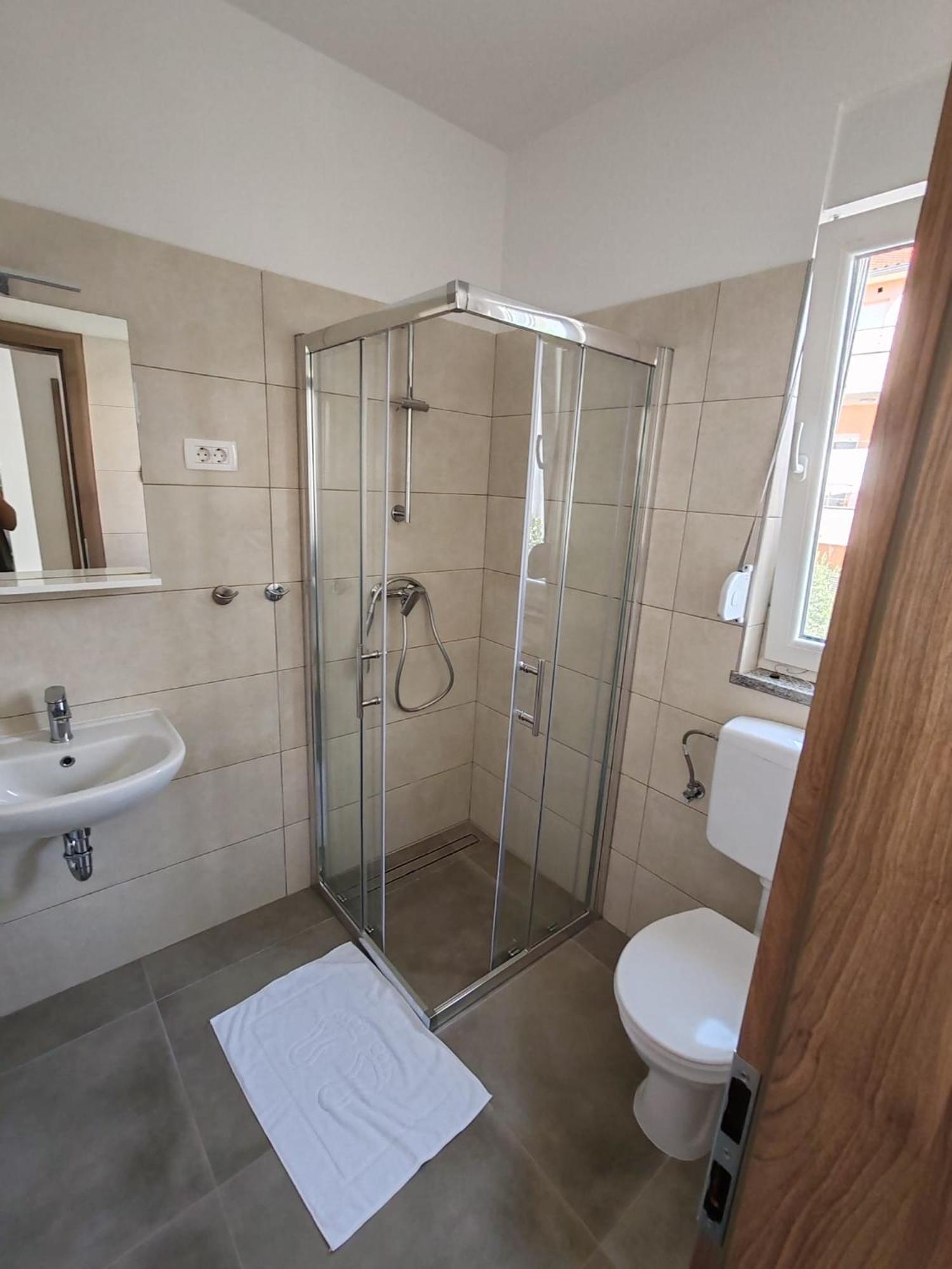 Double Room Private Bathroom